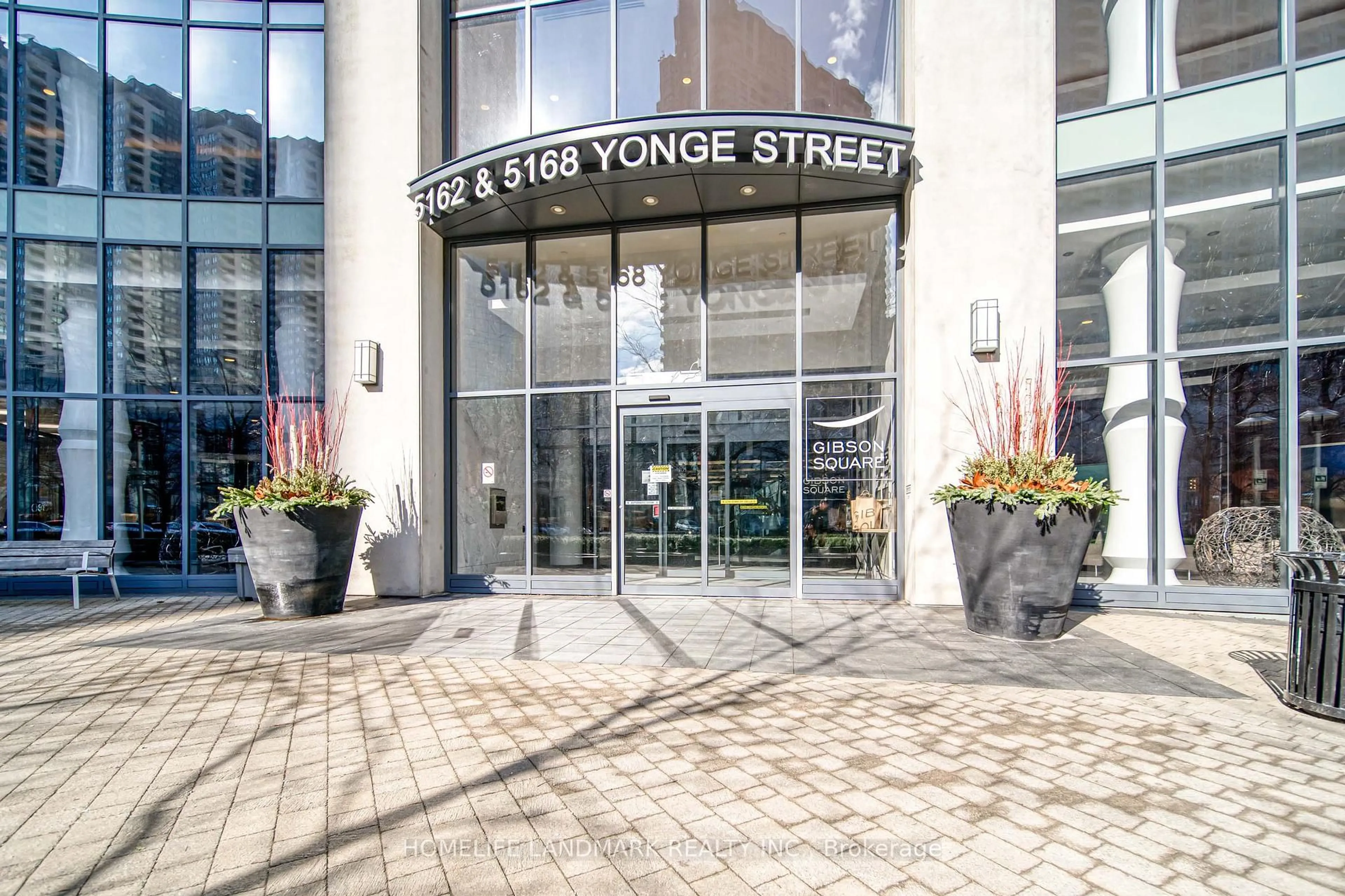 Indoor foyer for 5168 Yonge St #3112, Toronto Ontario M2N 5P6