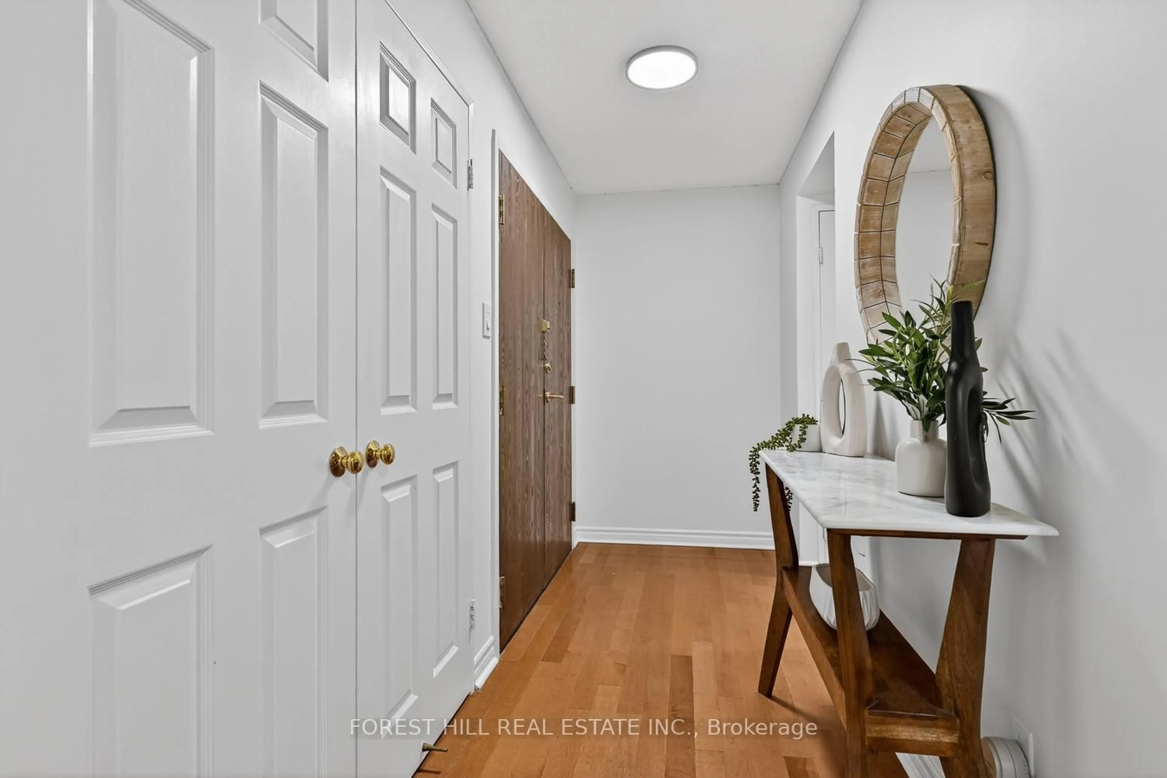 Indoor entryway for 280 Simcoe St #701A, Toronto Ontario M5T 2Y5