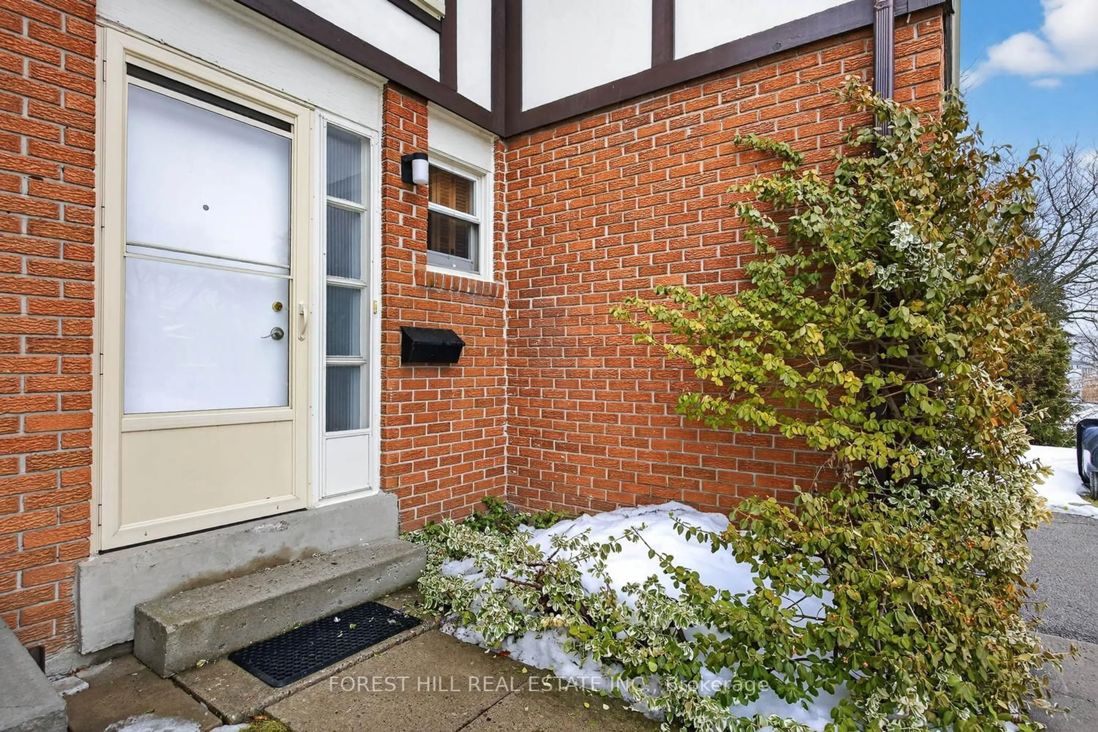 Unknown for 401 Cherokee Blvd, Toronto Ontario M2H 2X1