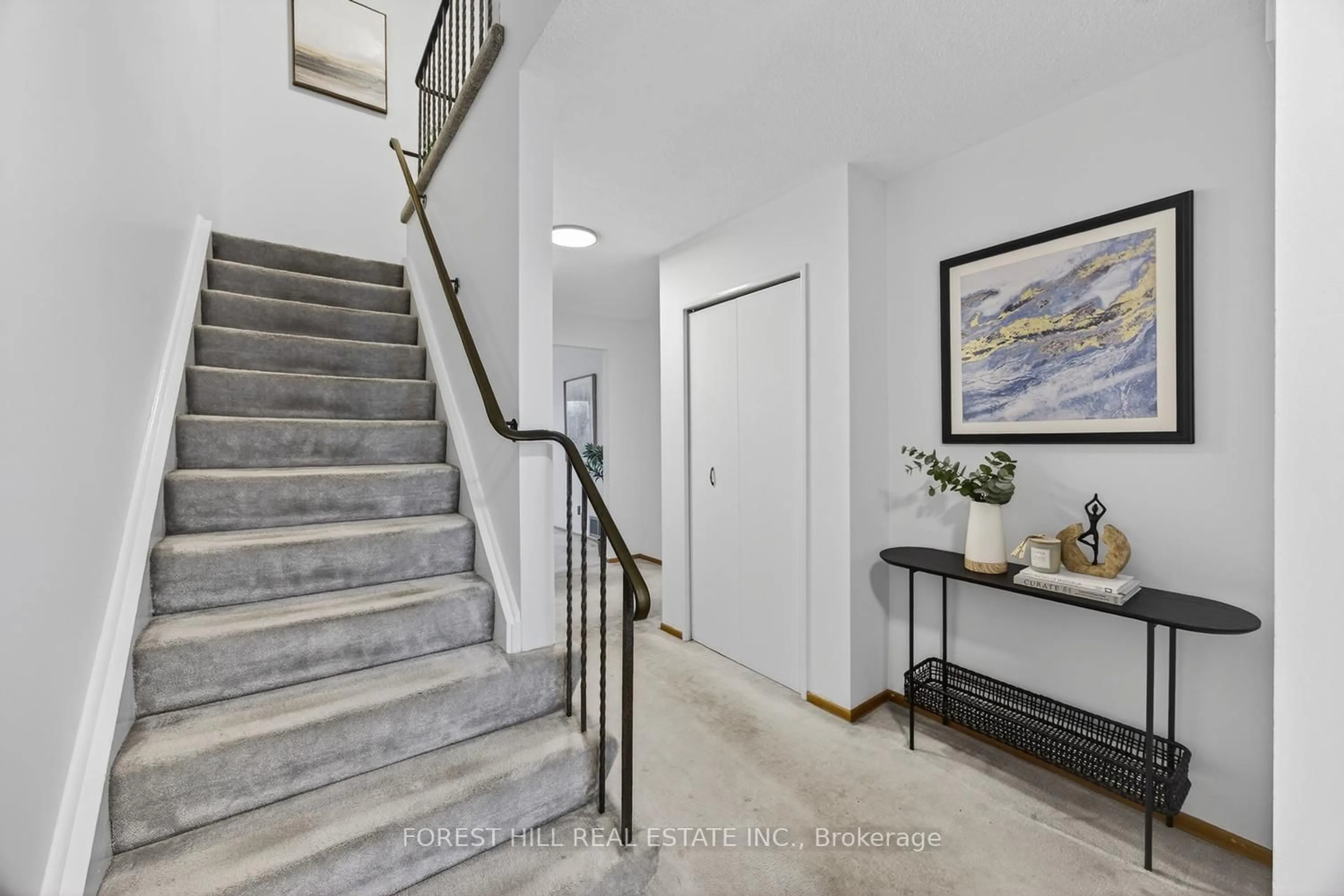 Unknown for 401 Cherokee Blvd, Toronto Ontario M2H 2X1