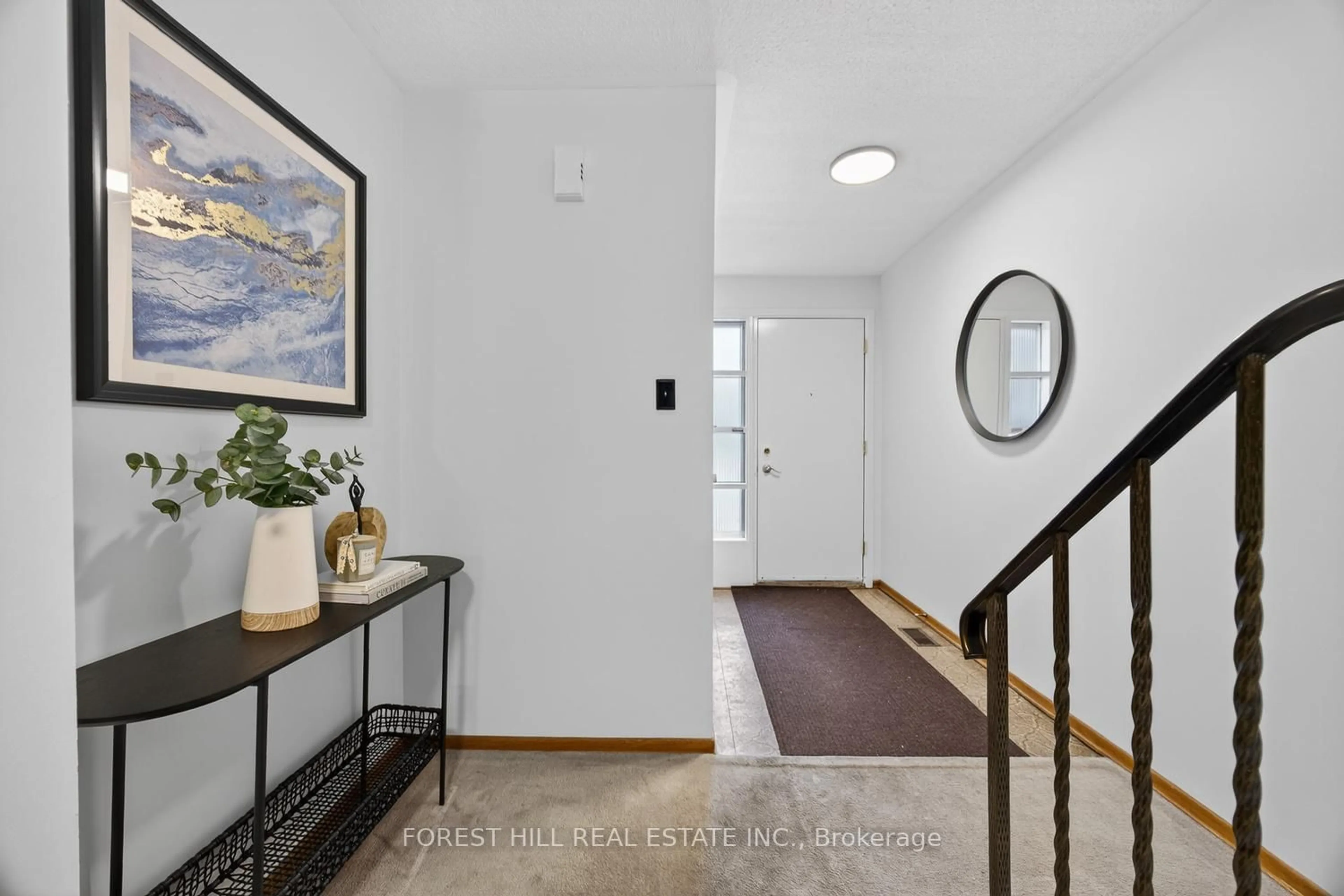 Indoor entryway for 401 Cherokee Blvd, Toronto Ontario M2H 2X1