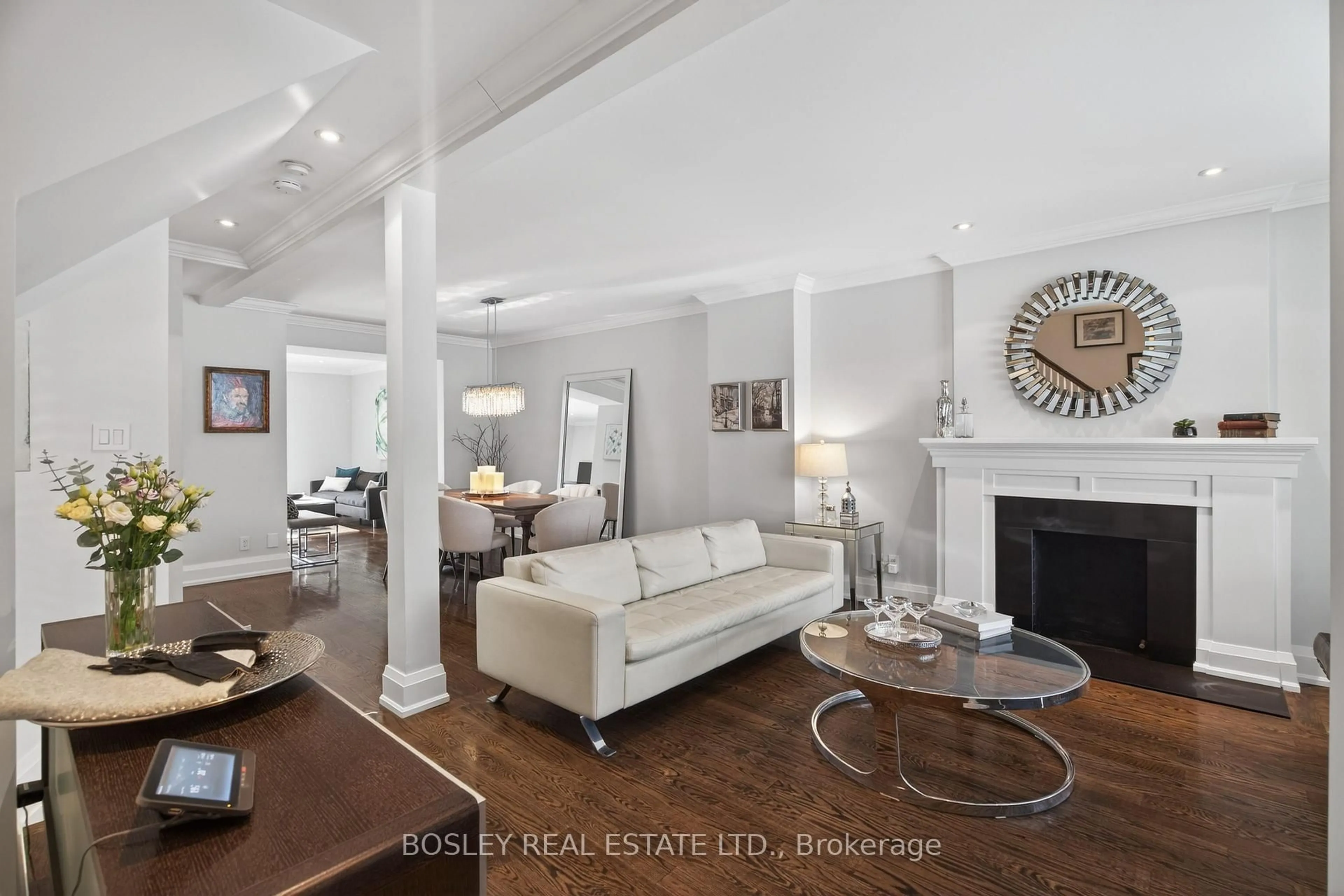 Living room with furniture, unknown for 69 Manor Rd, Toronto Ontario M4S 1R1