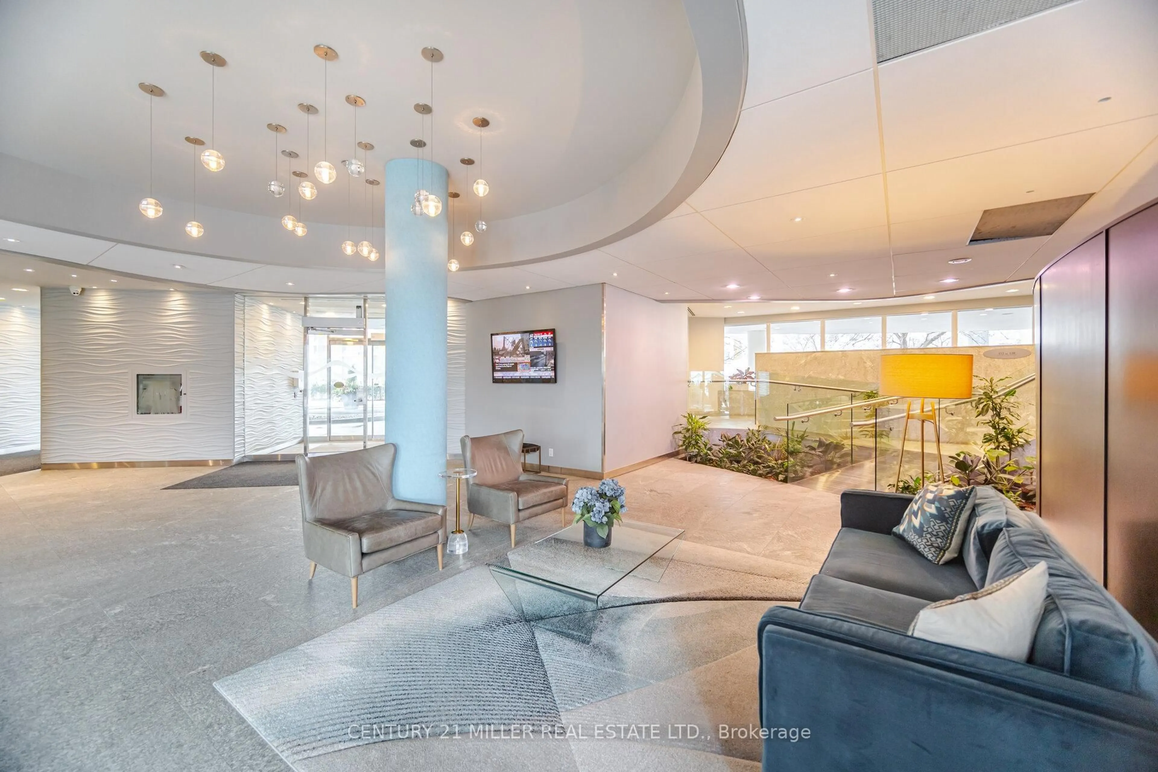 Lobby for 550 Queens Quay #318, Toronto Ontario M5V 3M8