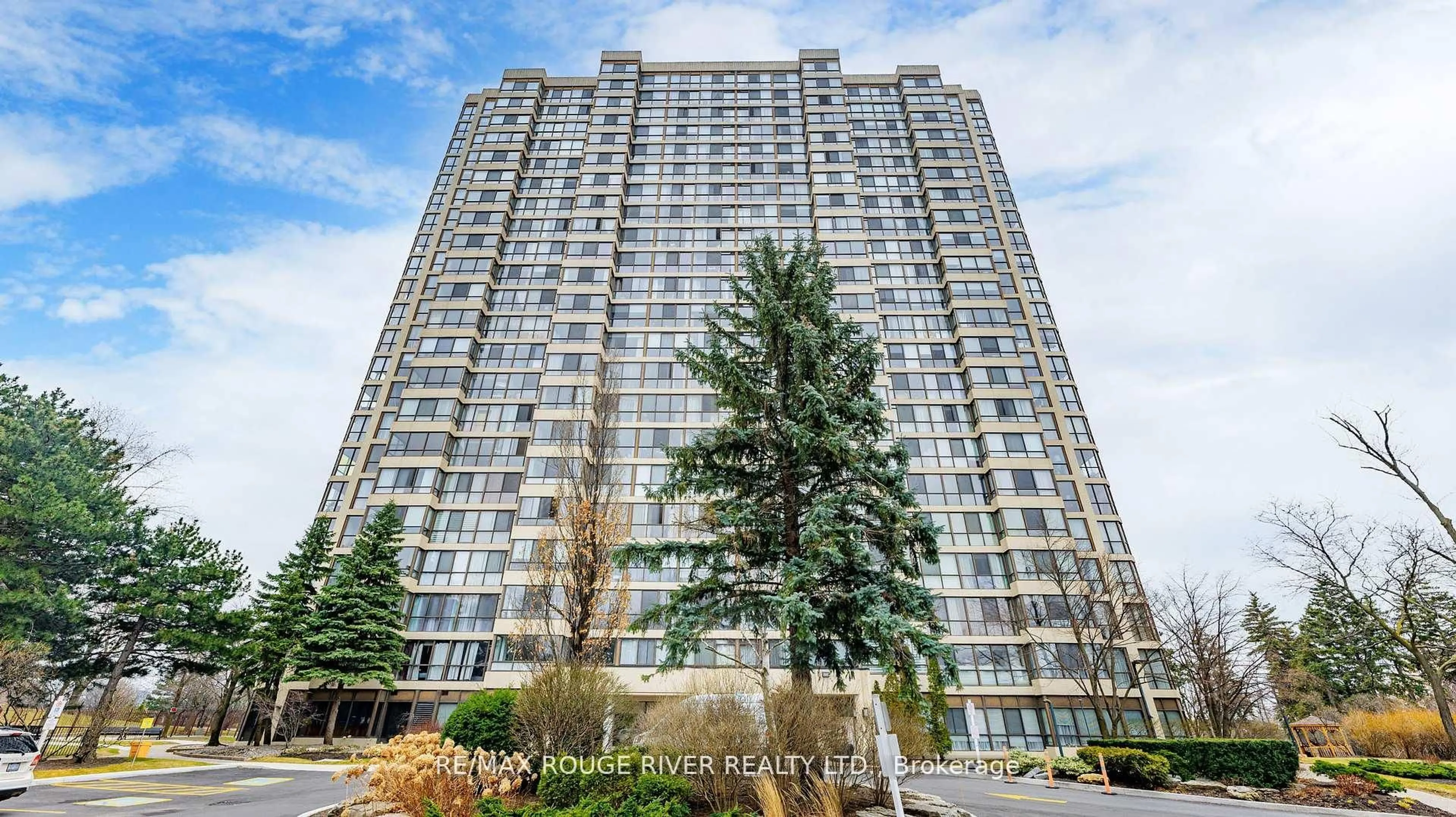 Indoor foyer for 131 Torresdale Ave #901, Toronto Ontario M2R 3T1