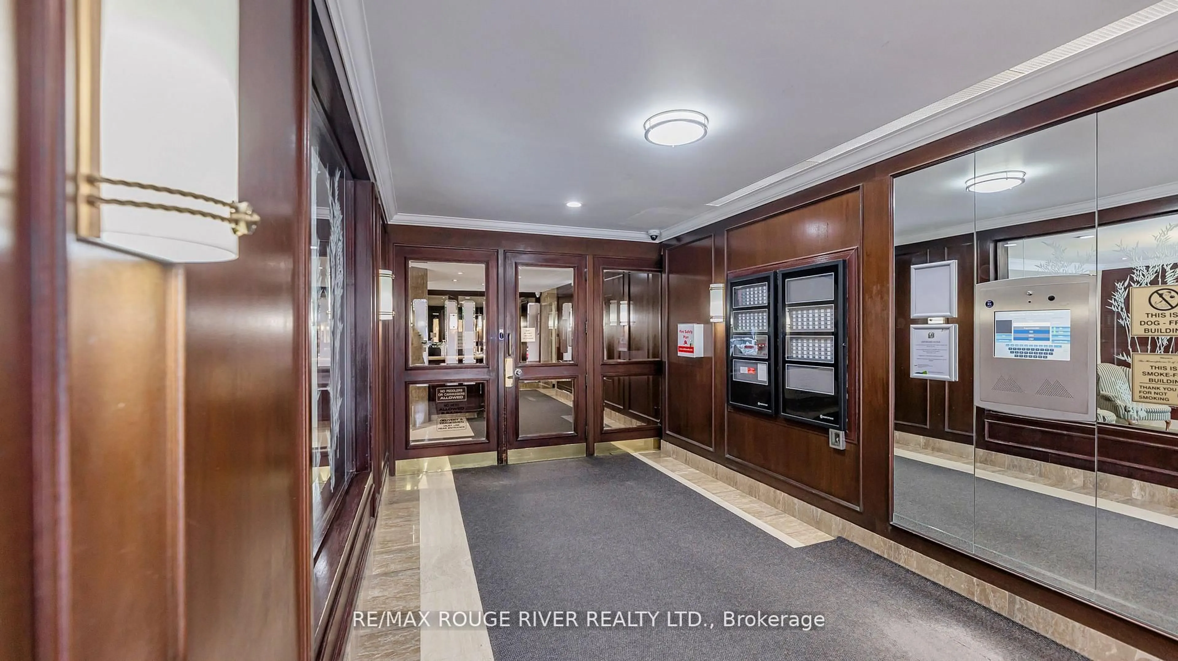 Indoor foyer for 131 Torresdale Ave #901, Toronto Ontario M2R 3T1