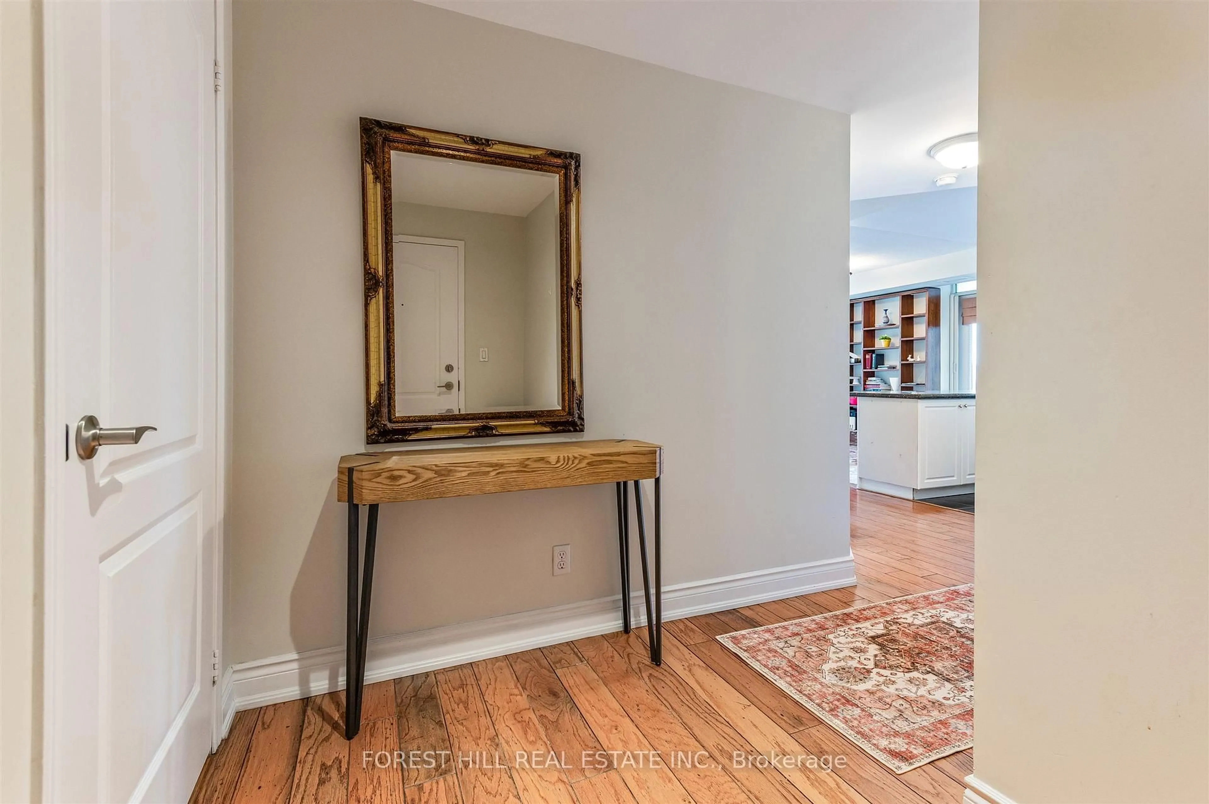 Indoor entryway for 20 Collier St #903, Toronto Ontario M4W 3Y4