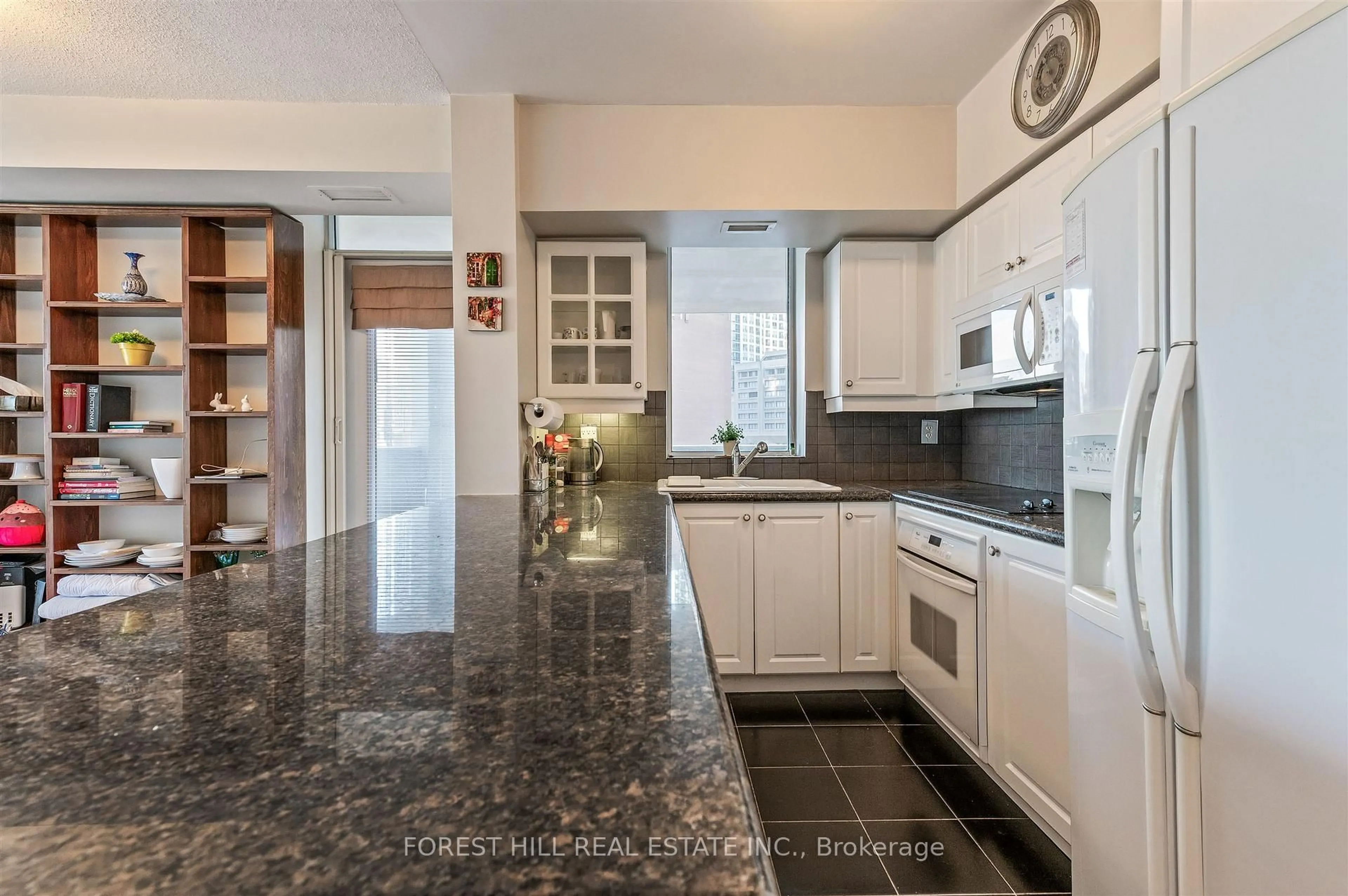 Unknown for 20 Collier St #903, Toronto Ontario M4W 3Y4