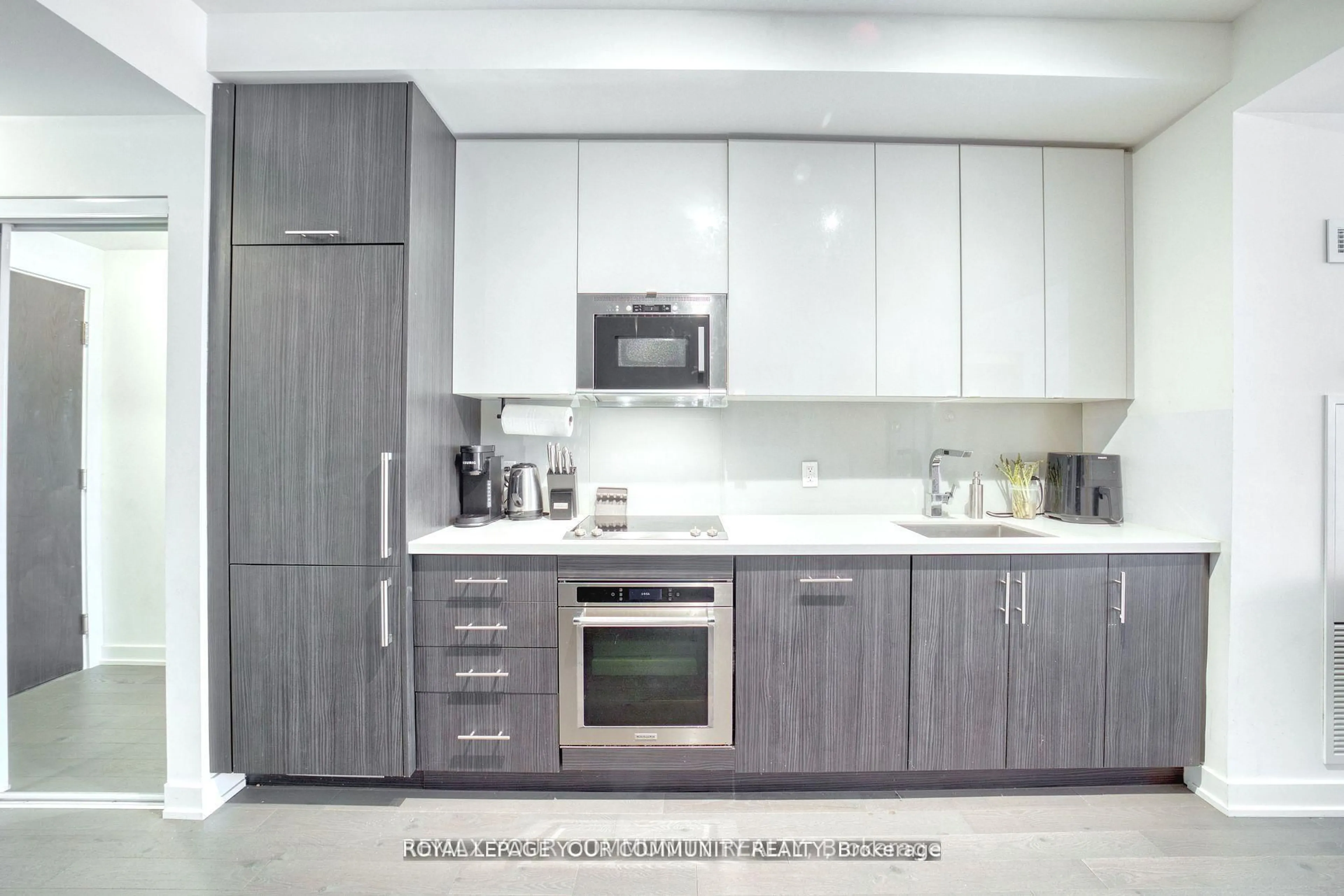 Contemporary kitchen, unknown for 330 Richmond St #1711, Toronto Ontario M5V 1X2