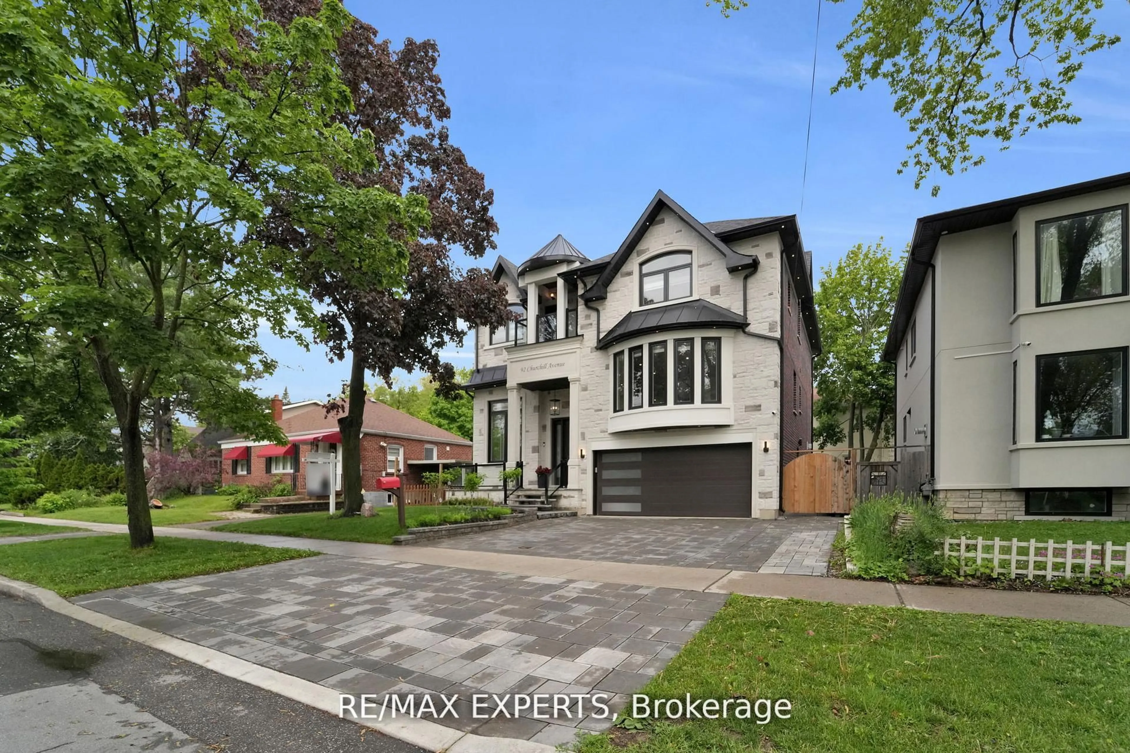 Home with brick exterior material, street for 92 Churchill Ave, Toronto Ontario M2N 1Z1