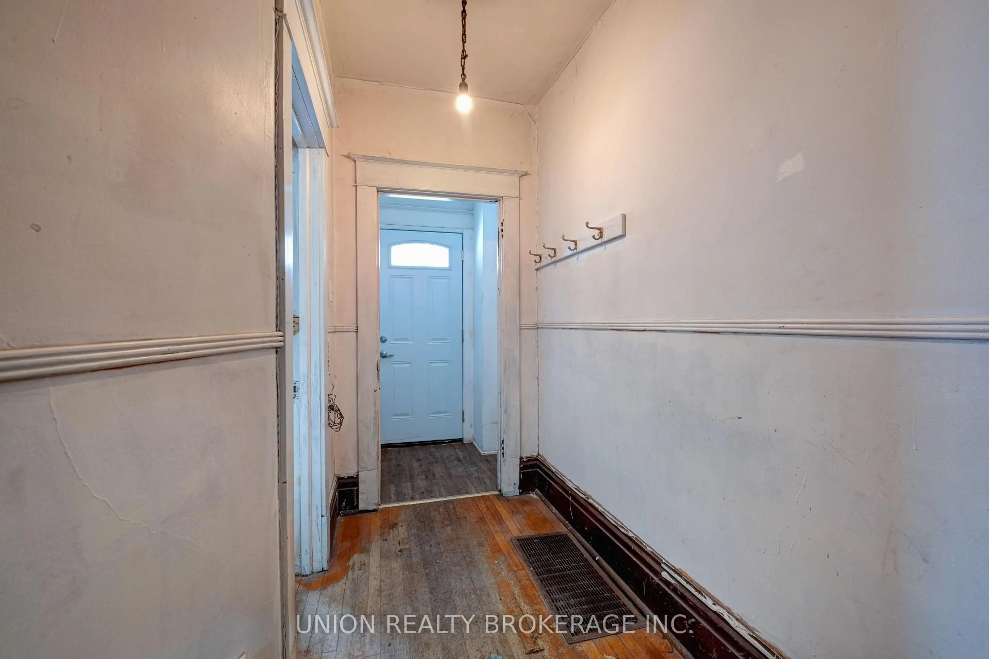 Indoor entryway for 697 Manning Ave, Toronto Ontario M6G 2W3