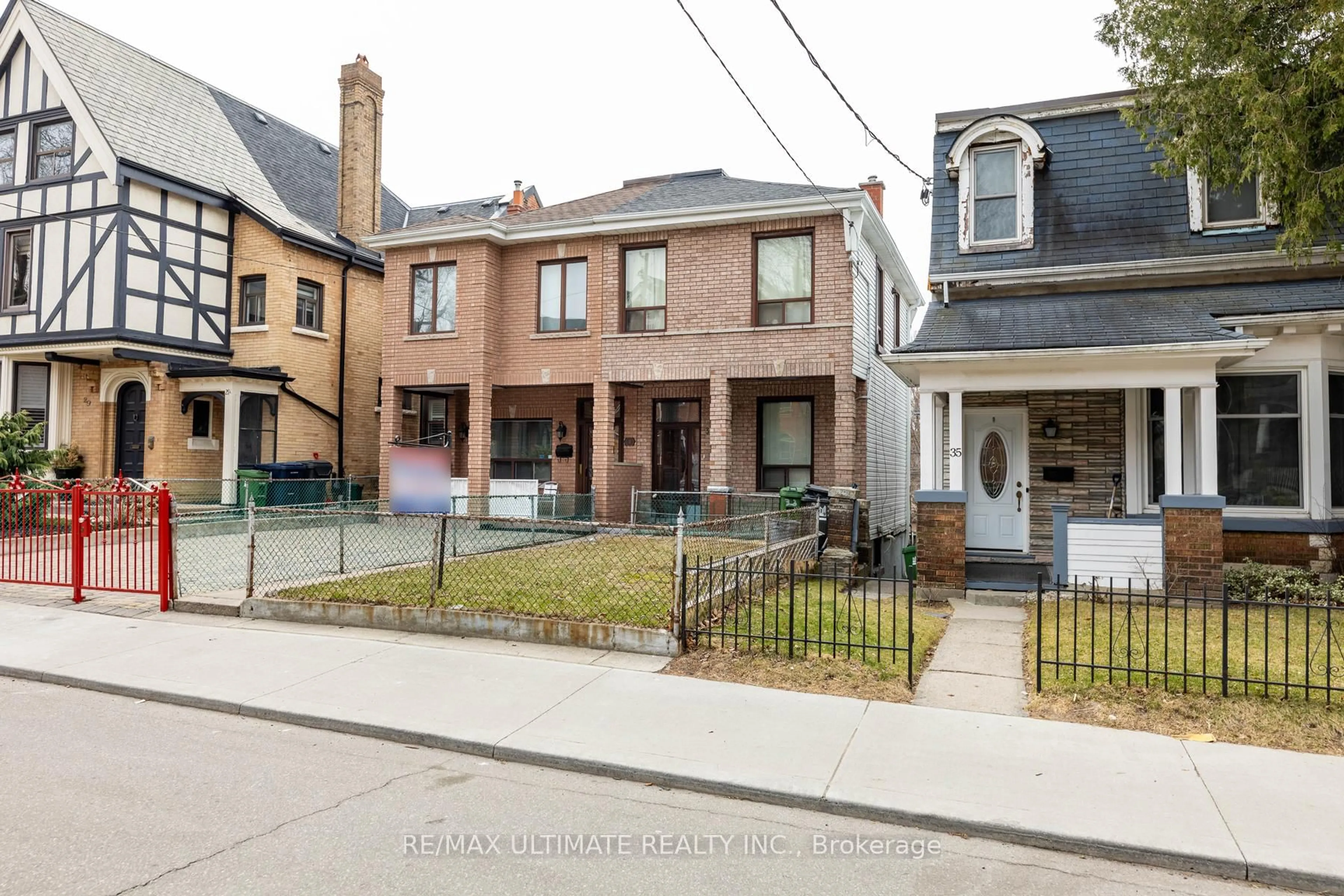 Home with brick exterior material, street for 33 Shannon St, Toronto Ontario M6J 2E6