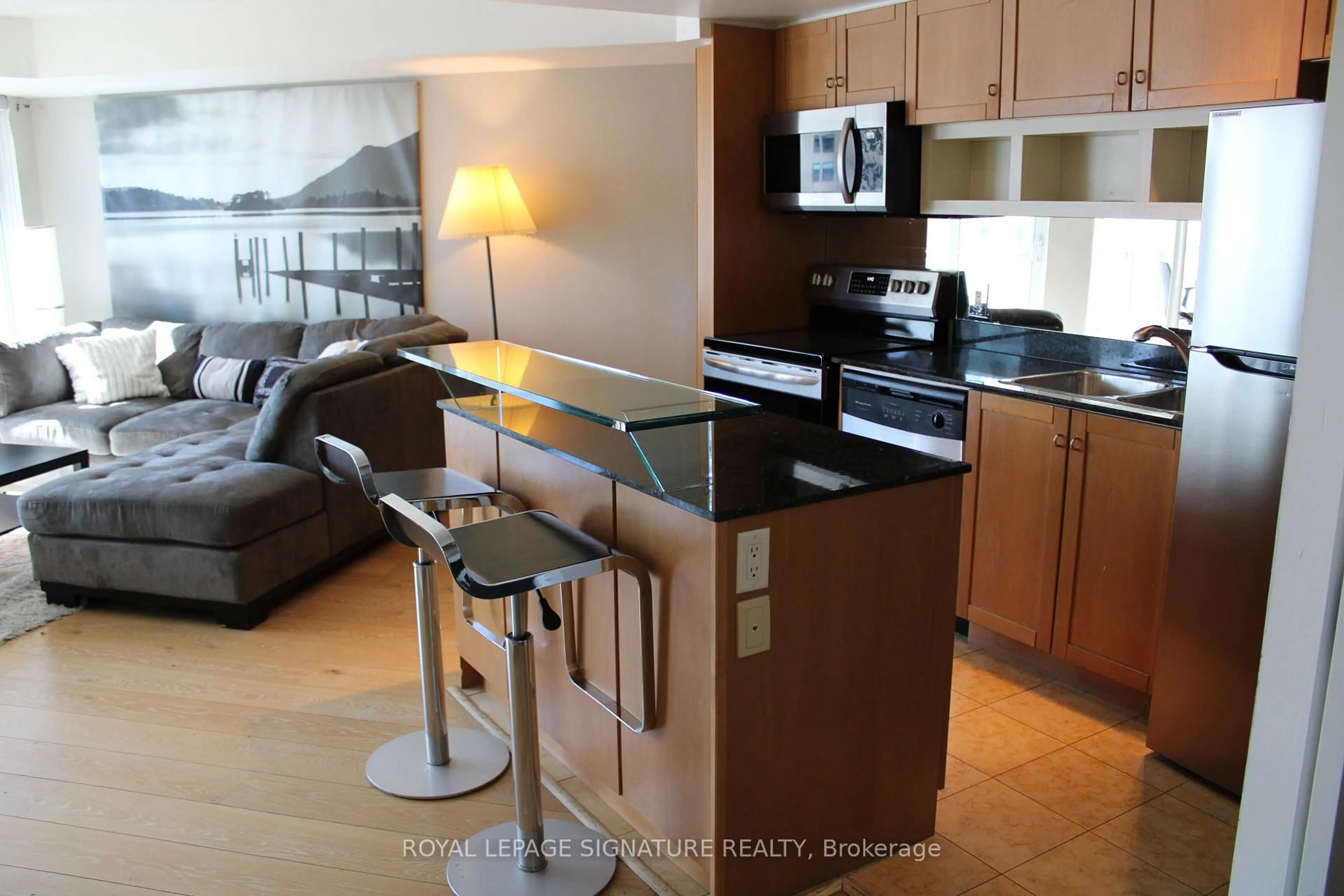 Unknown for 8 York St #611, Toronto Ontario M5J 2Y2