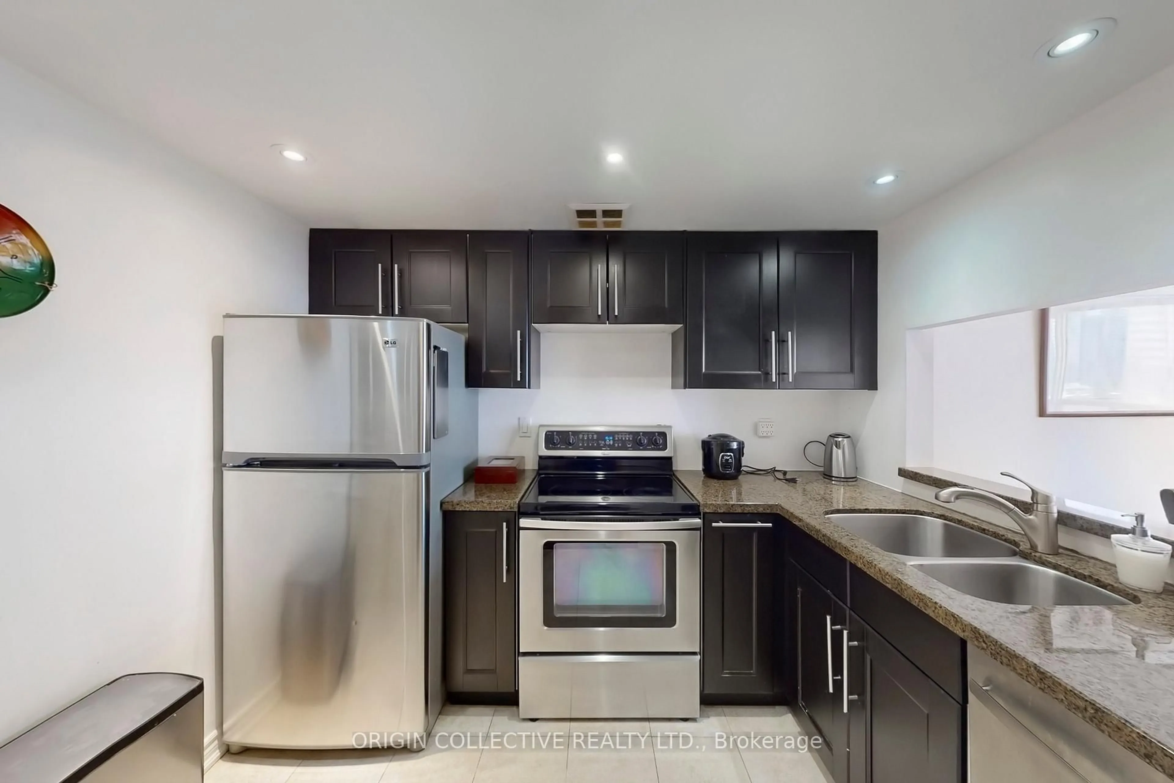 Standard kitchen, unknown for 5785 Yonge St #PH504, Toronto Ontario M2M 4J2