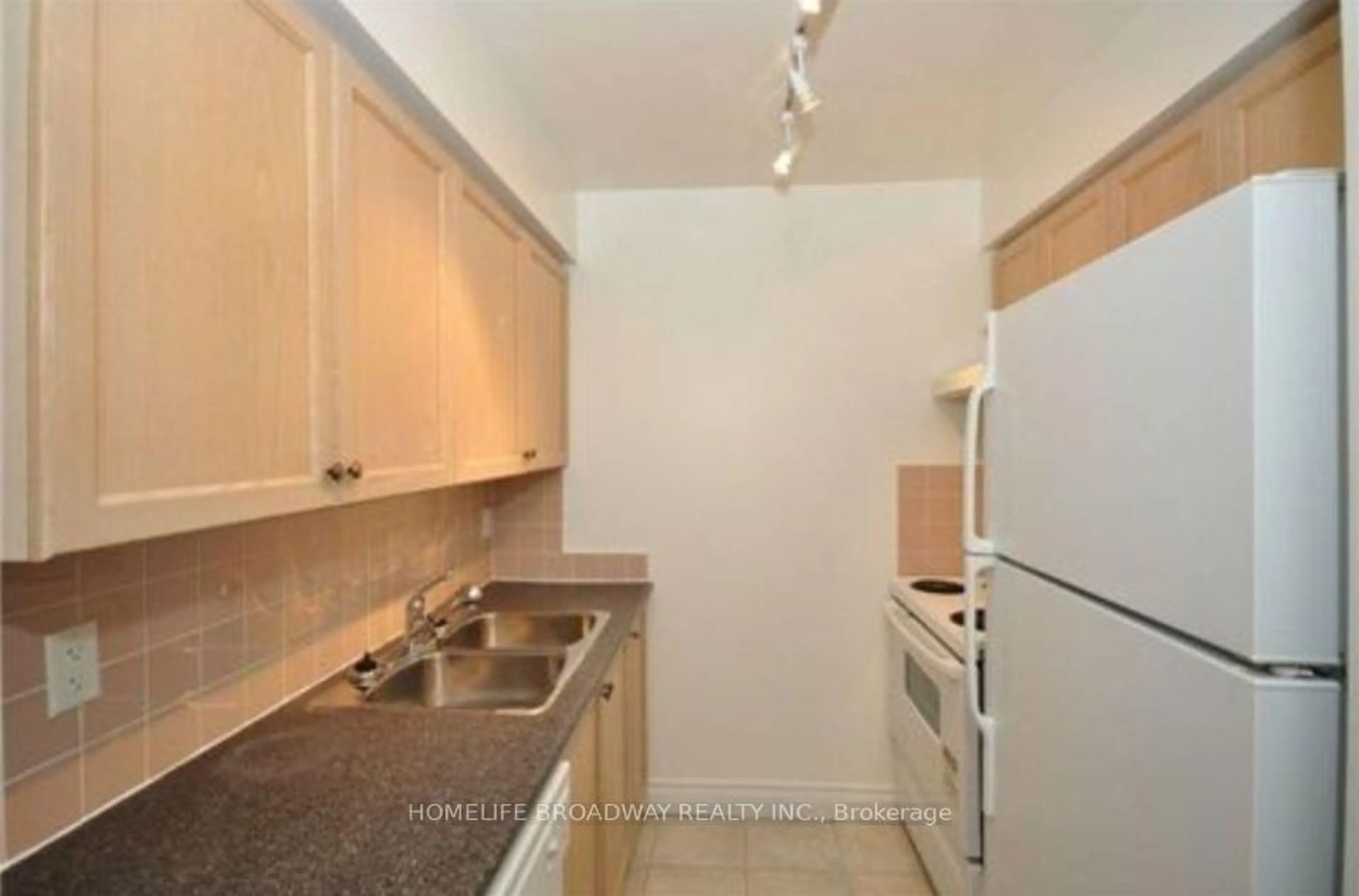 Standard kitchen, unknown for 2 Clairtrell Rd #315, Toronto Ontario M2N 7H5