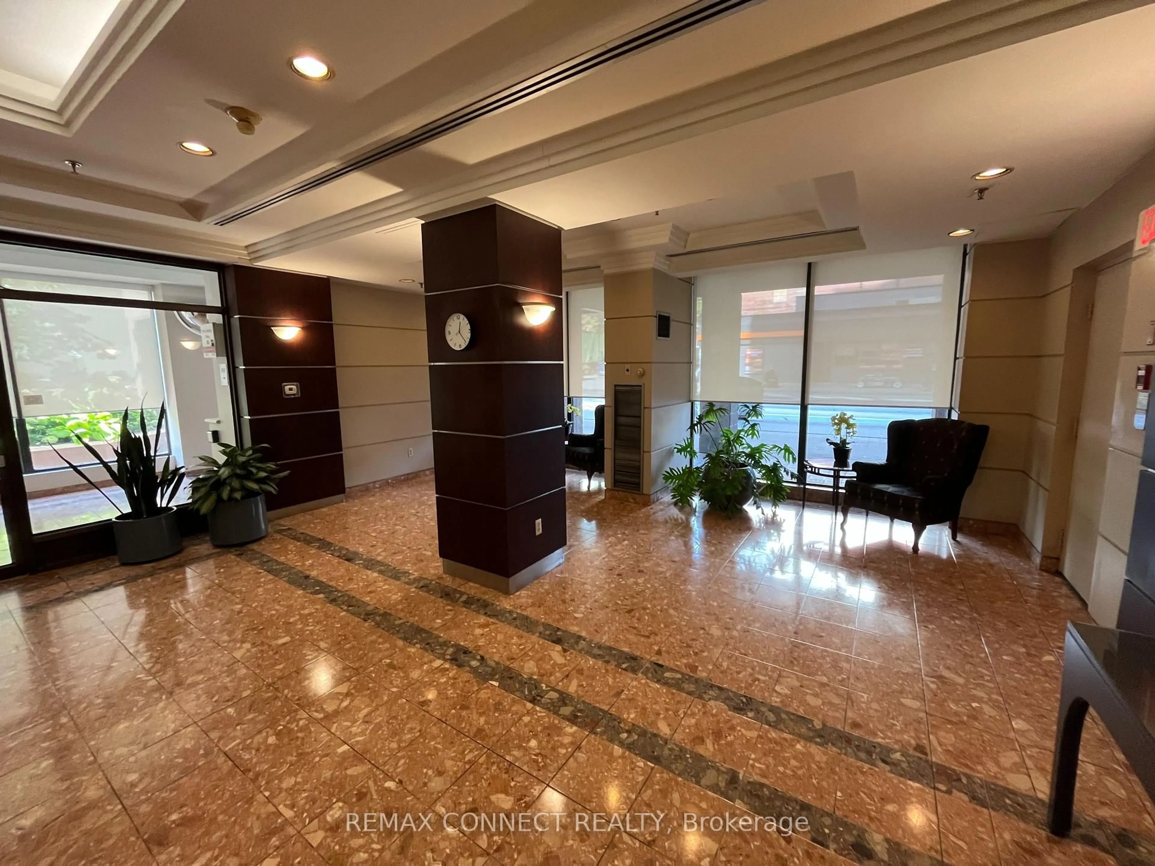 Lobby for 117 Gerrard St #601, Toronto Ontario M5B 2L4