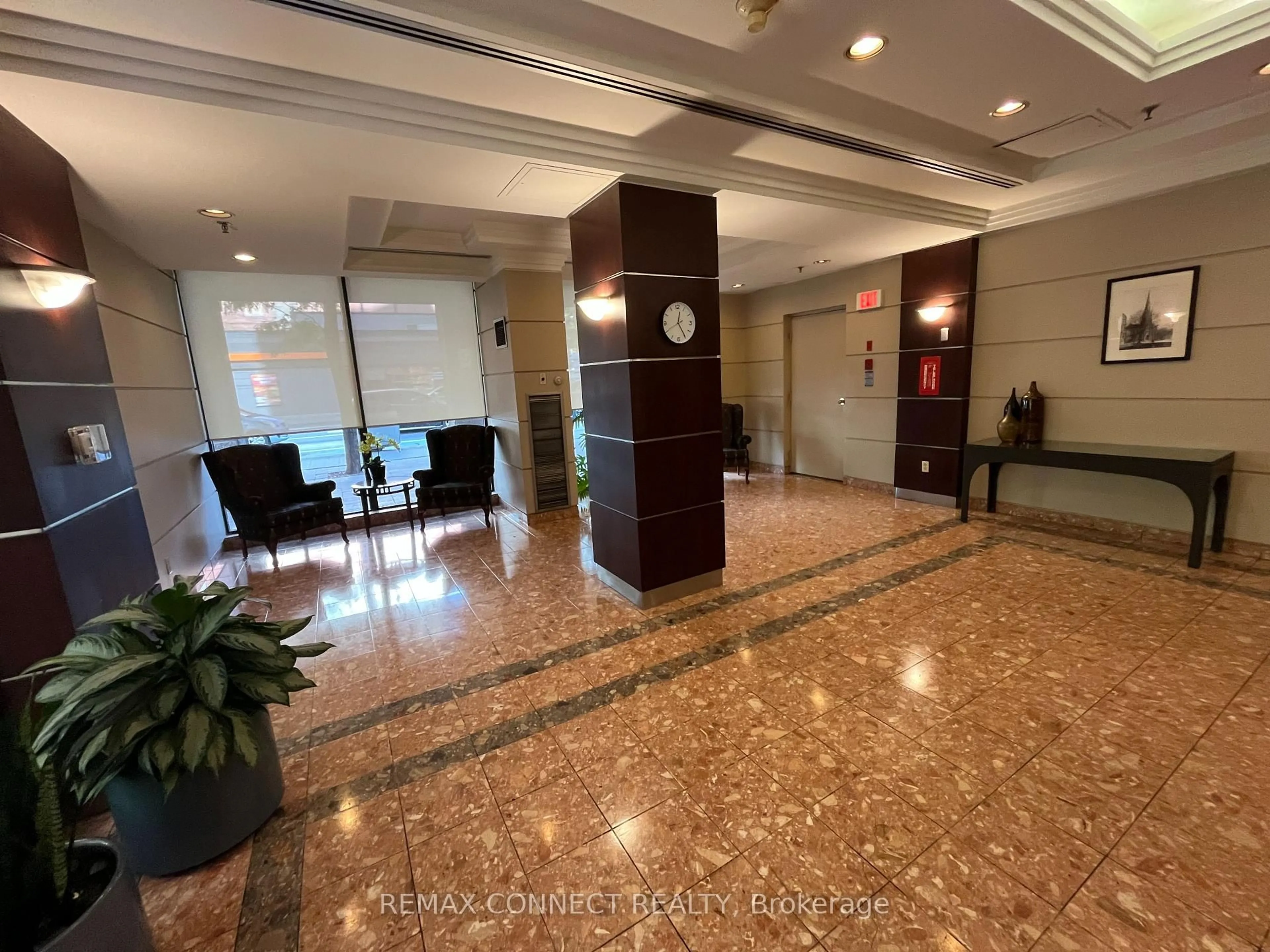 Lobby for 117 Gerrard St #601, Toronto Ontario M5B 2L4