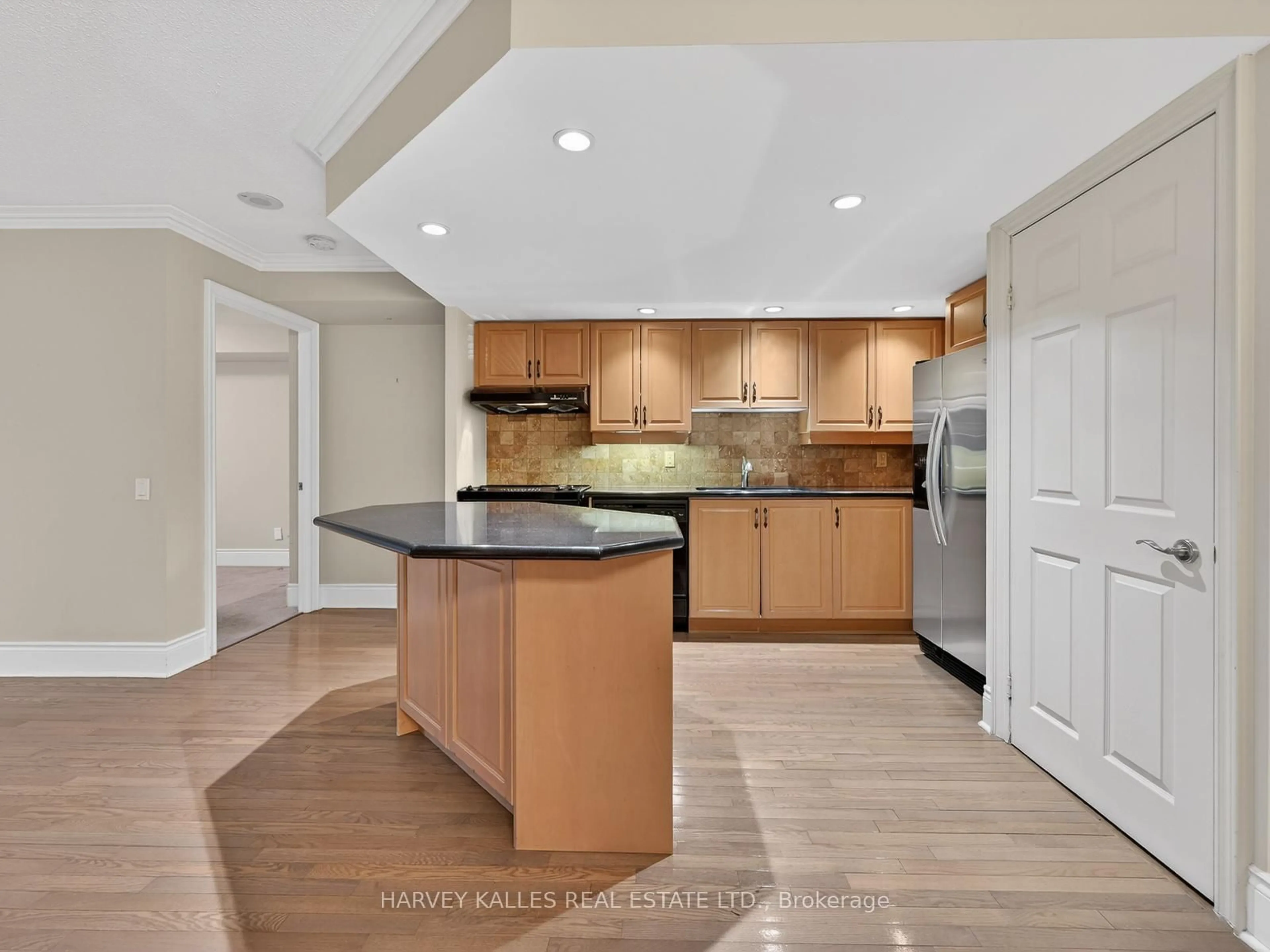 Open concept kitchen, unknown for 123 Eglinton Ave #1203, Toronto Ontario M4P 1J2