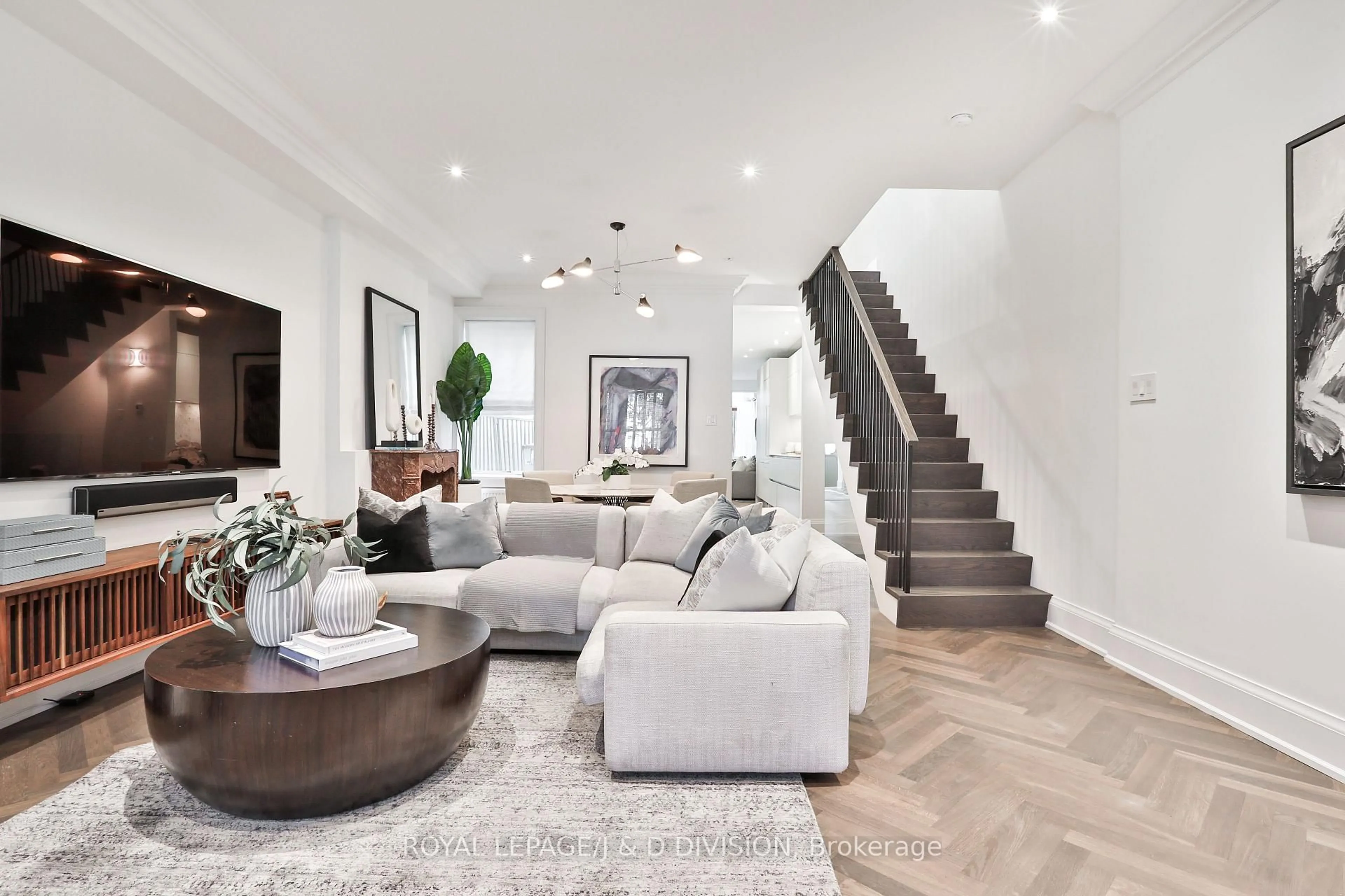 Living room with furniture, unknown for 69 Sullivan St, Toronto Ontario M5T 1C2