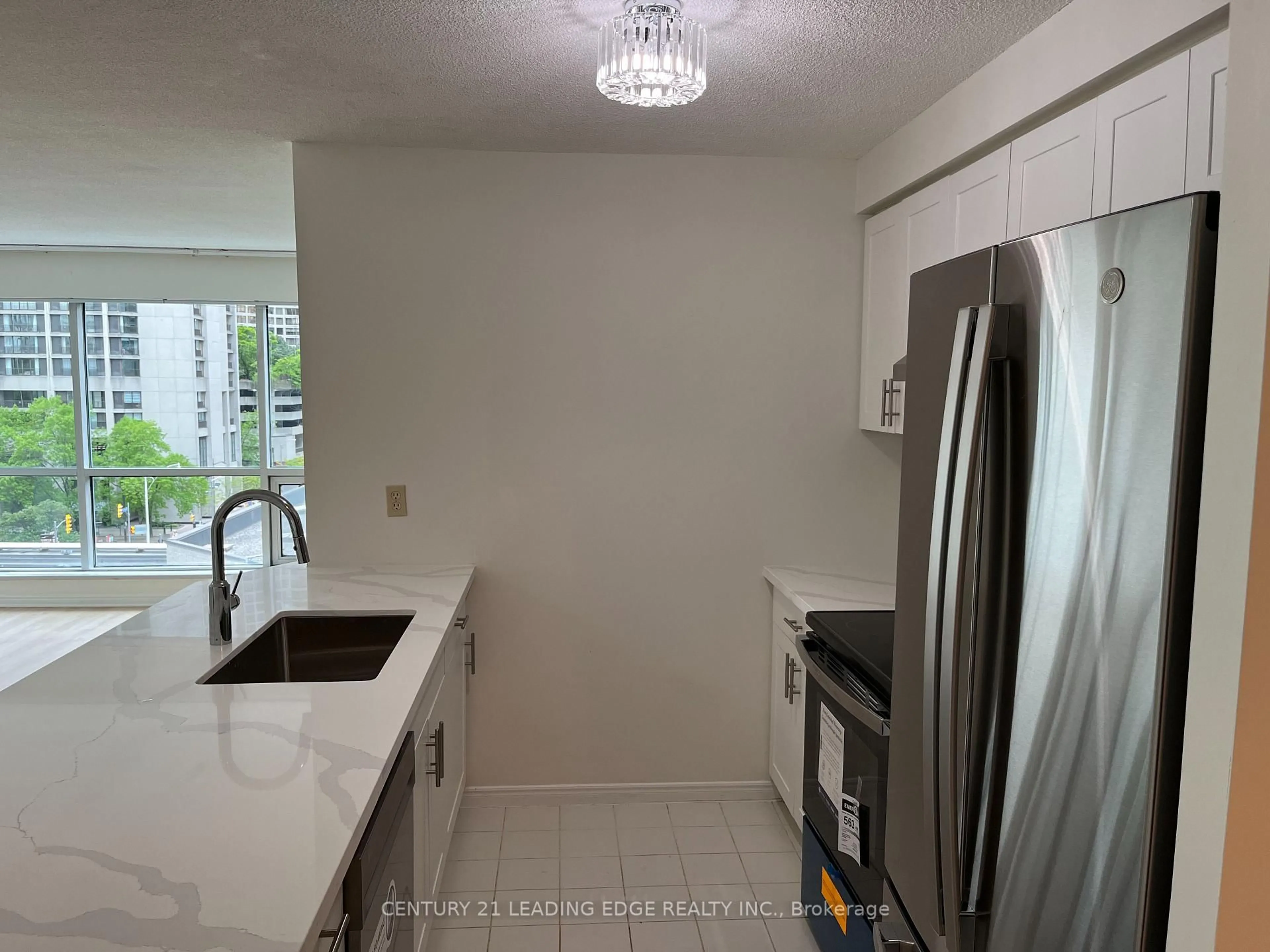 Standard kitchen, unknown for 10 Queens Quay #607, Toronto Ontario M5J 2R9