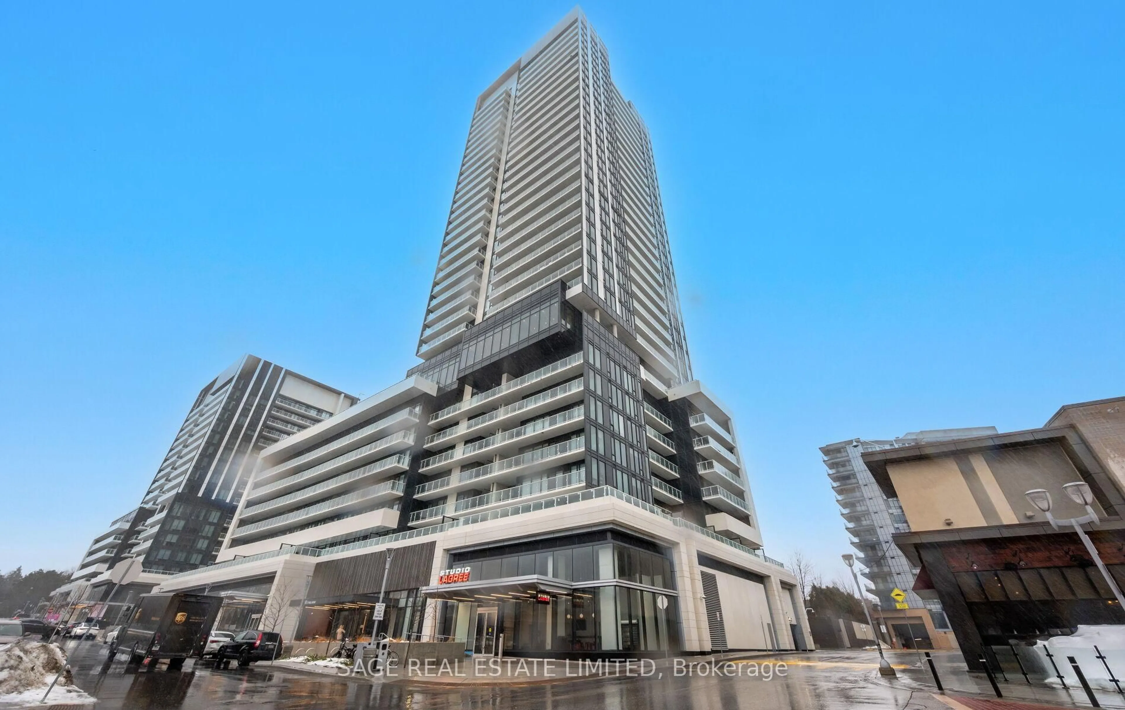 Indoor foyer for 50 O'Neill Rd #1704, Toronto Ontario M3C 0R1