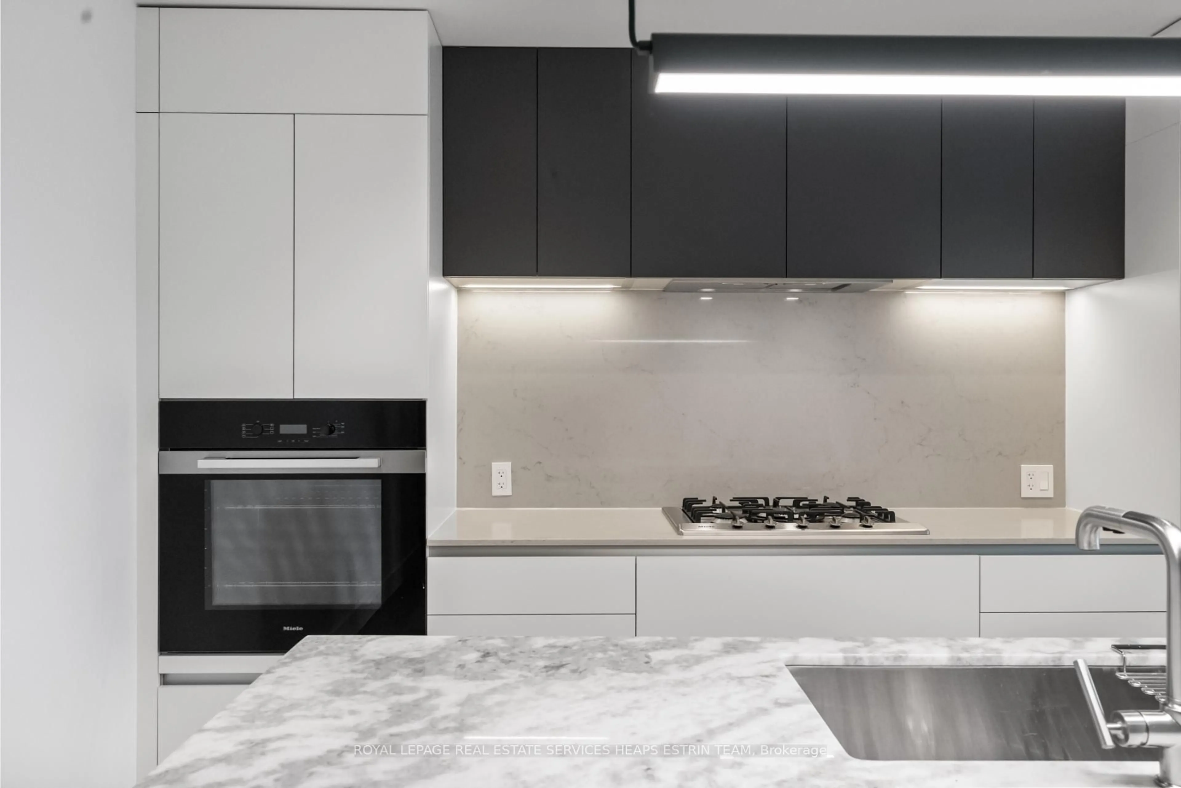 Contemporary kitchen, unknown for 1414 Bayview Ave #409, Toronto Ontario M4G 3A7