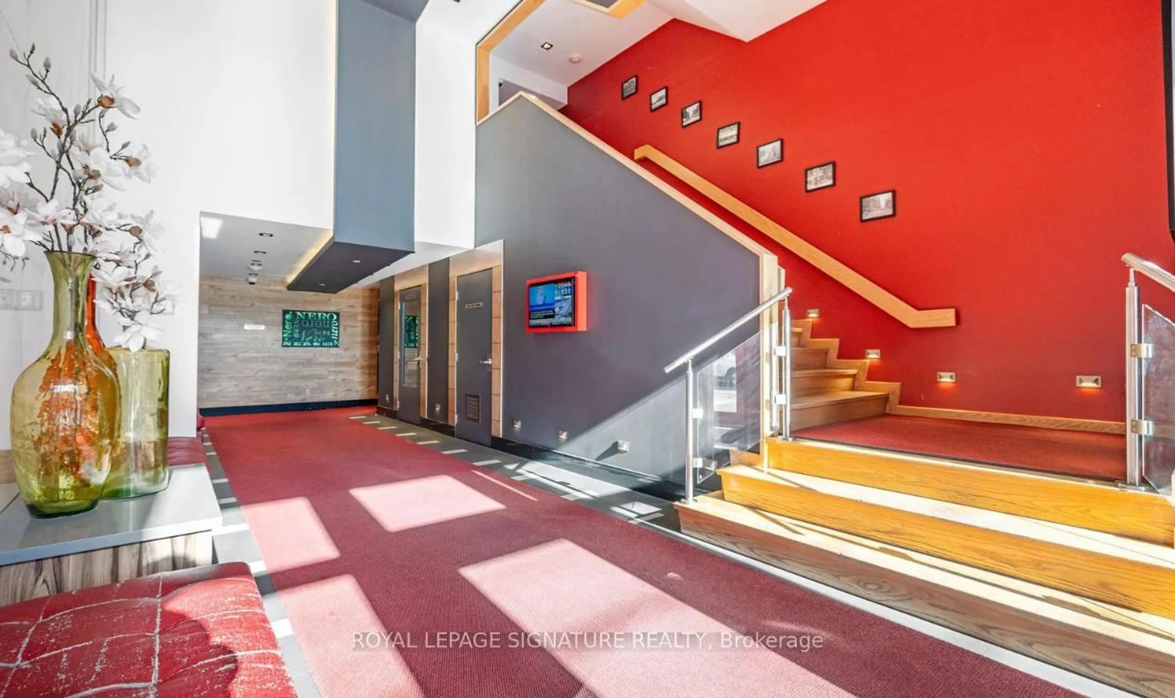 Indoor foyer for 205 Manning Ave #415, Toronto Ontario M6J 0E2