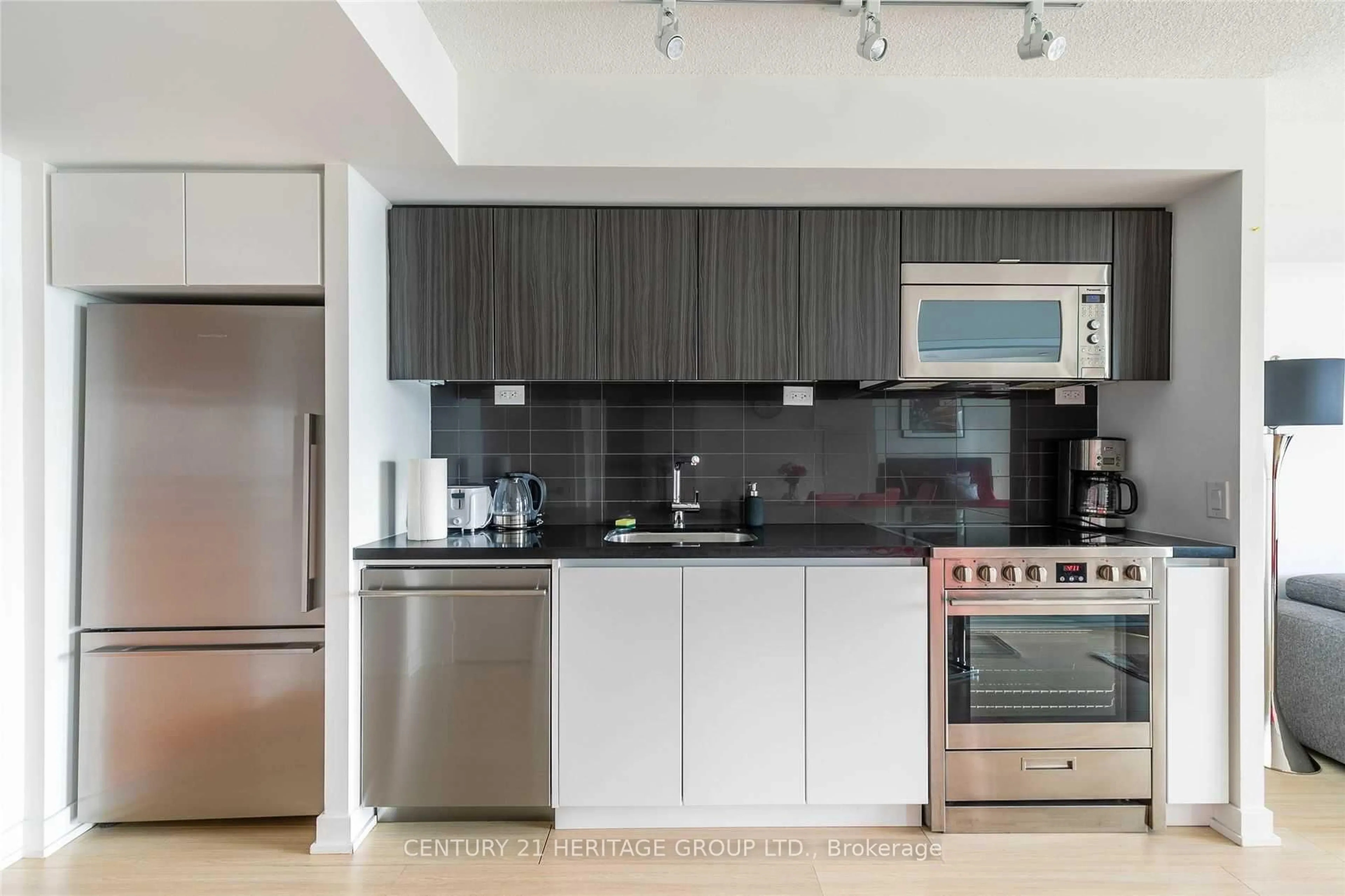 Unknown for 75 Queens Wharf Rd #3810, Toronto Ontario M5V 0J8