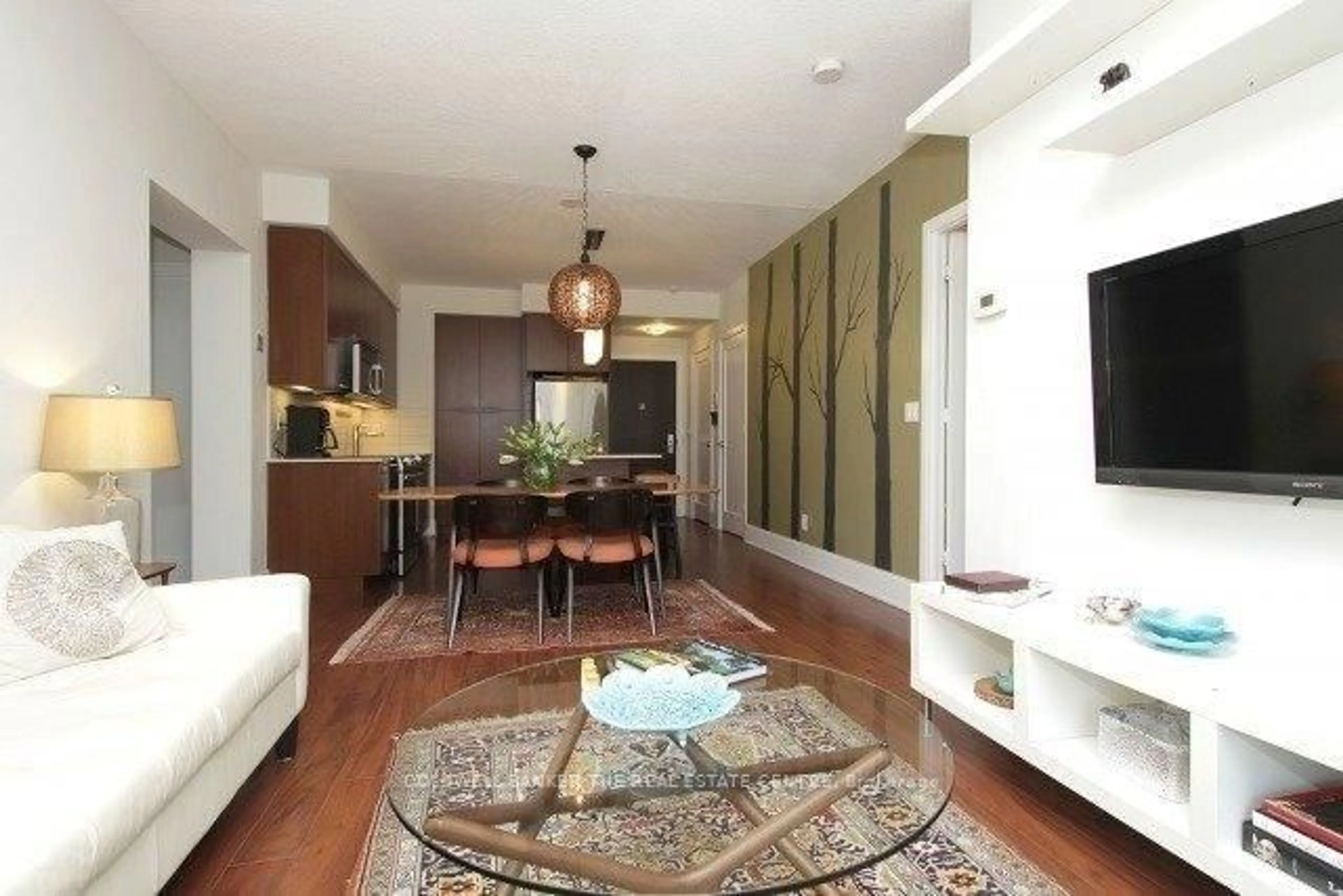 Living room with furniture, unknown for 70 Roehampton Ave #419, Toronto Ontario M4P 1R2