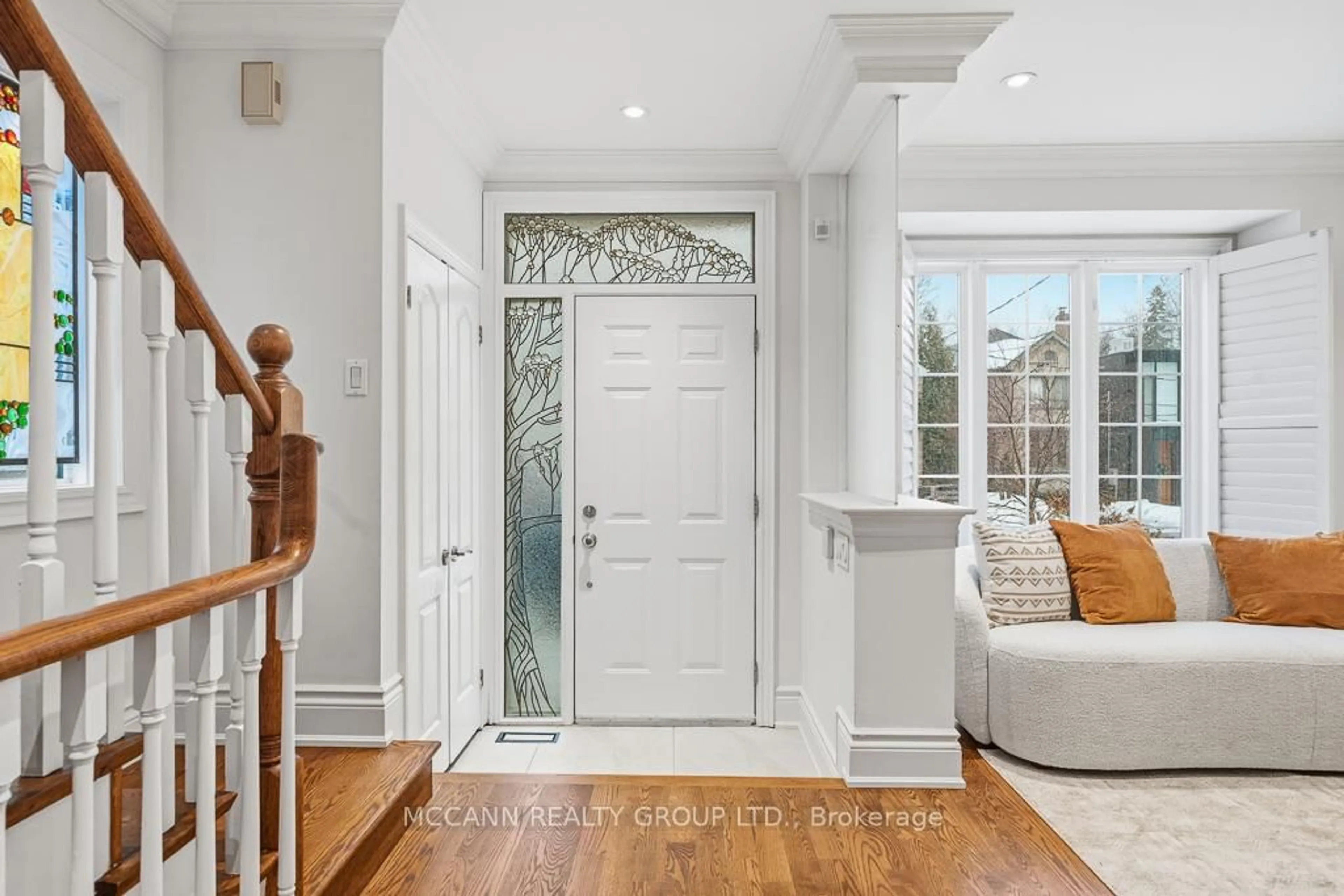 Indoor entryway for 294 Erskine Ave, Toronto Ontario M4P 1Z4