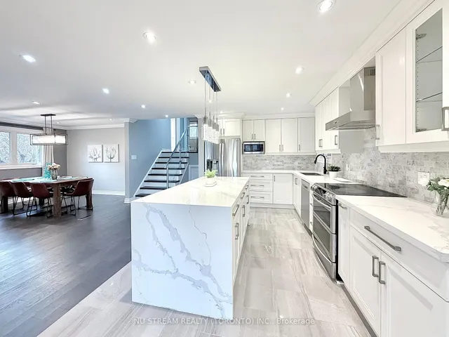 3 Mosedale Cres, Toronto 3