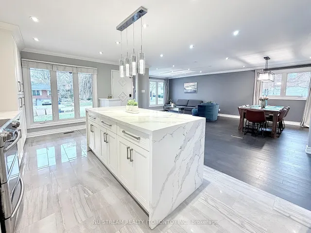 3 Mosedale Cres, Toronto 4