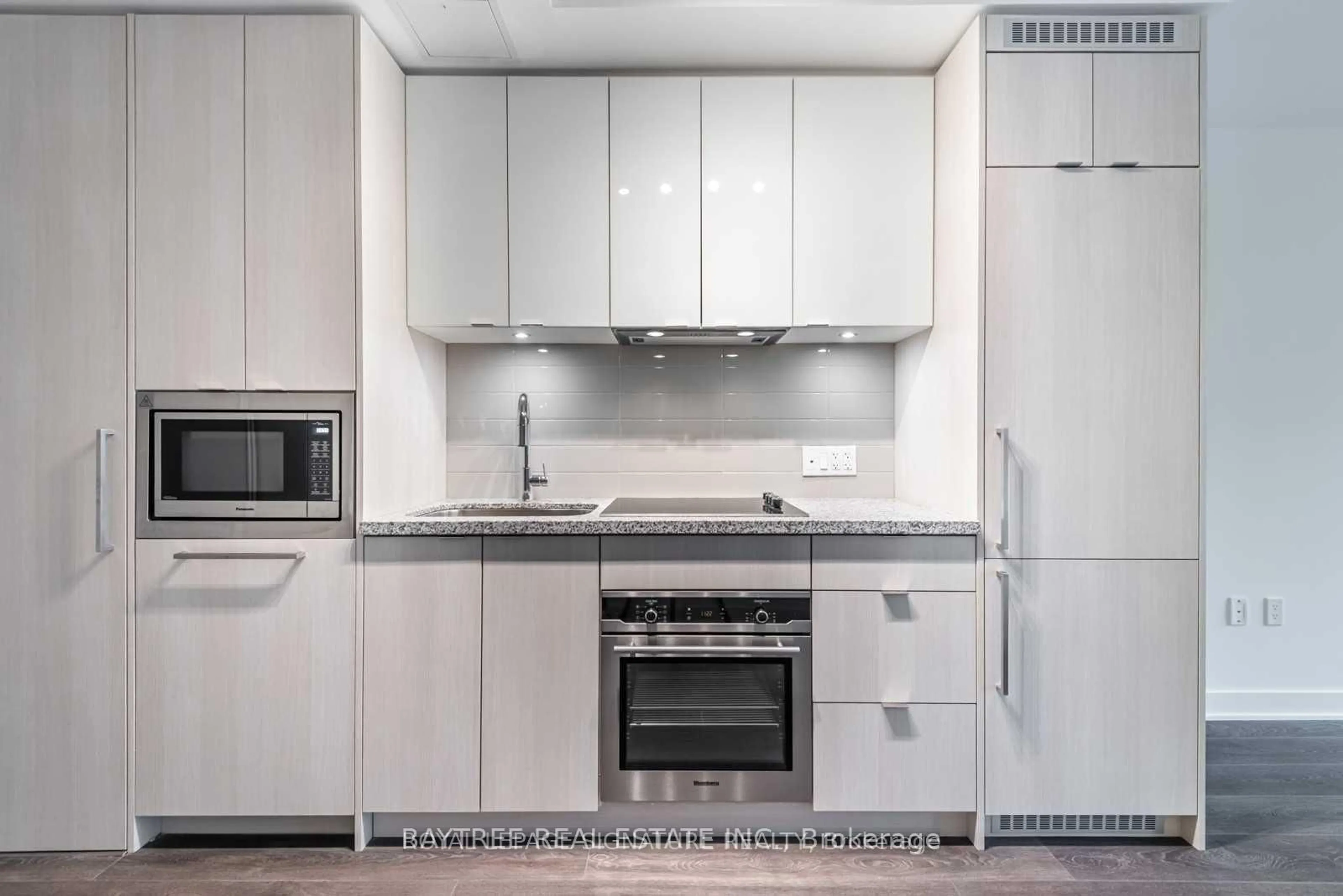 Unknown for 115 Blue Jays Way #317, Toronto Ontario M5V 3T3