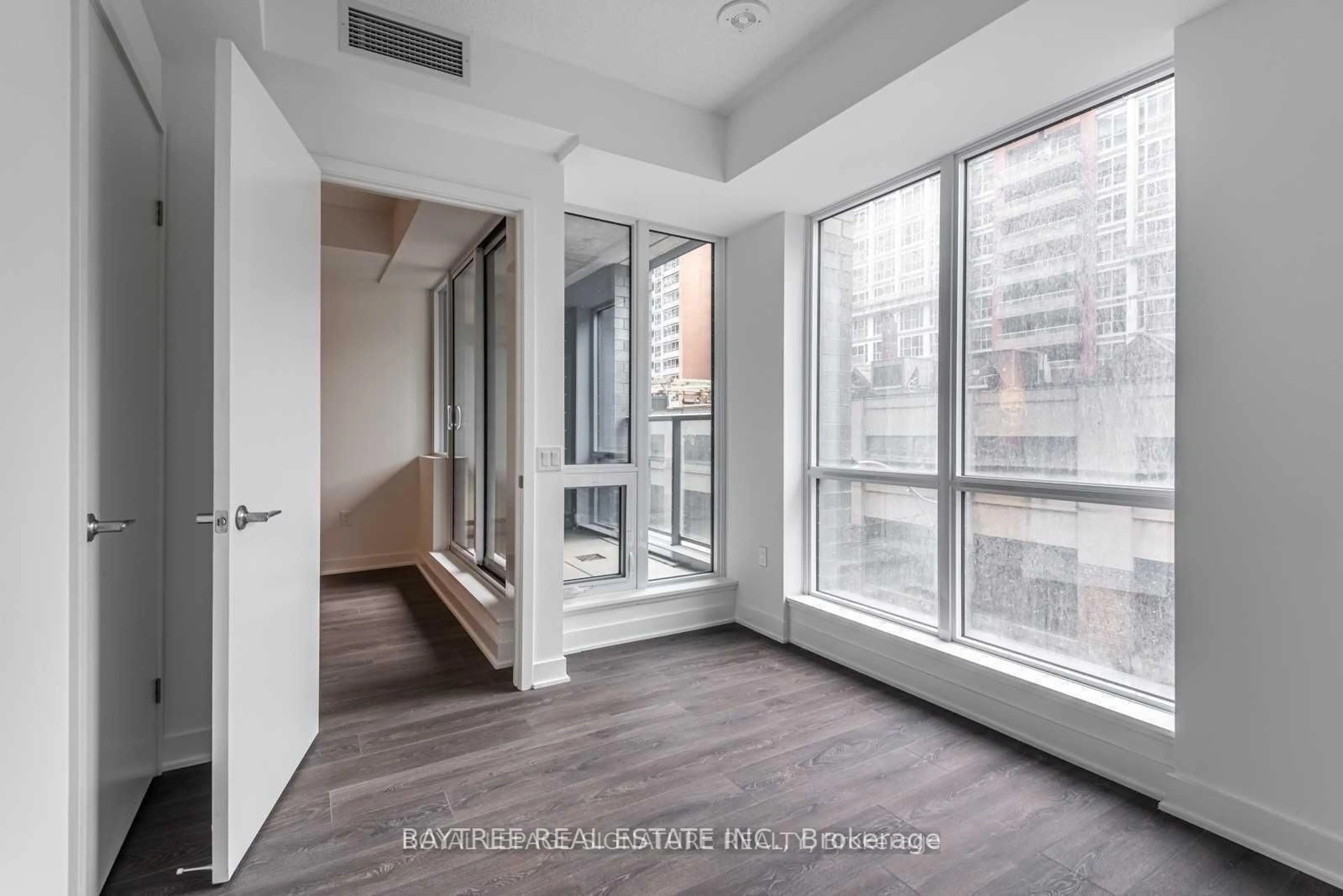 Unknown for 115 Blue Jays Way #317, Toronto Ontario M5V 3T3