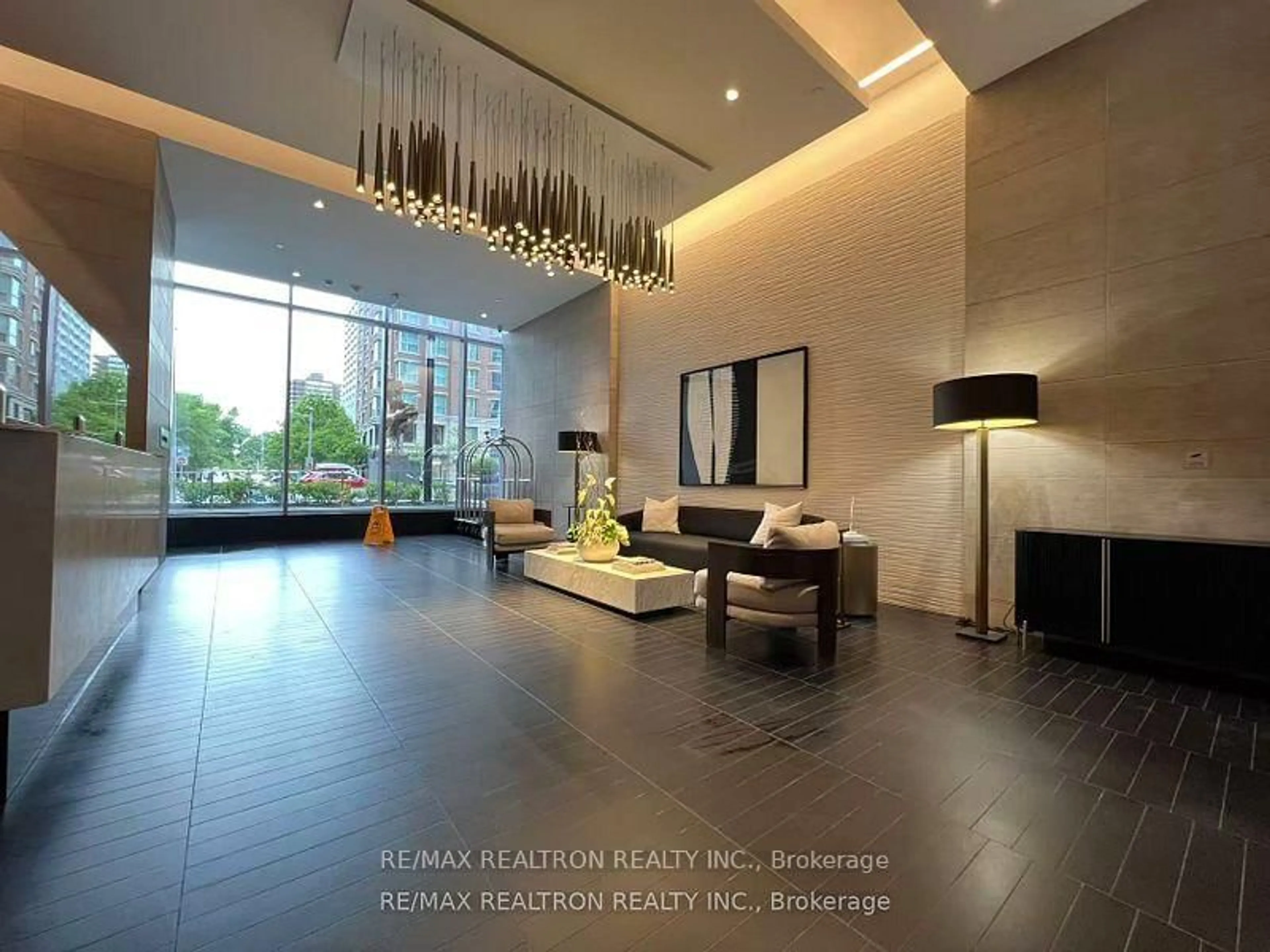 Indoor foyer for 188 Cumberland St #1506, Toronto Ontario M5R 2G3