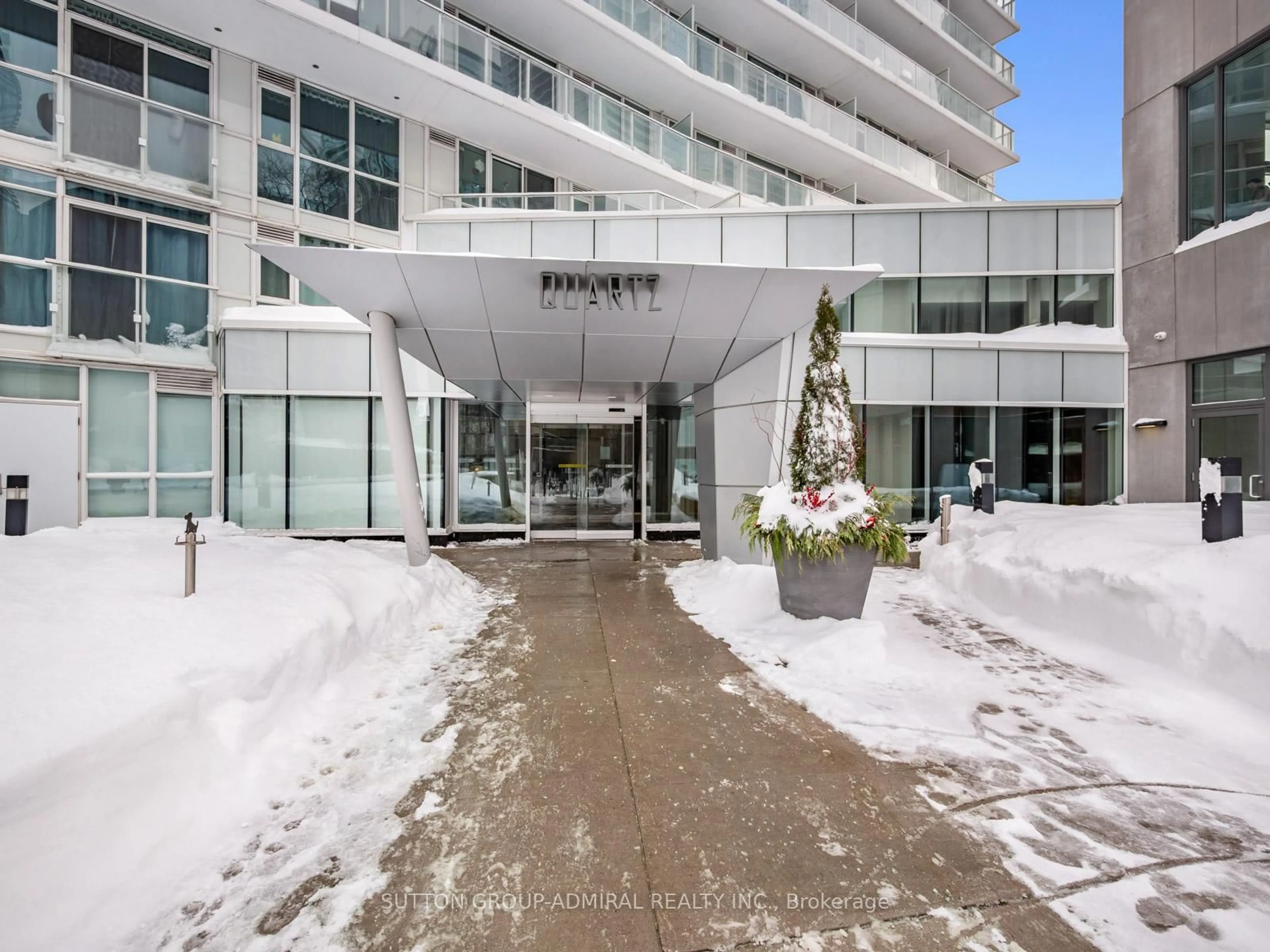 Indoor foyer for 75 Queens Wharf Rd #315, Toronto Ontario M5V 0J8