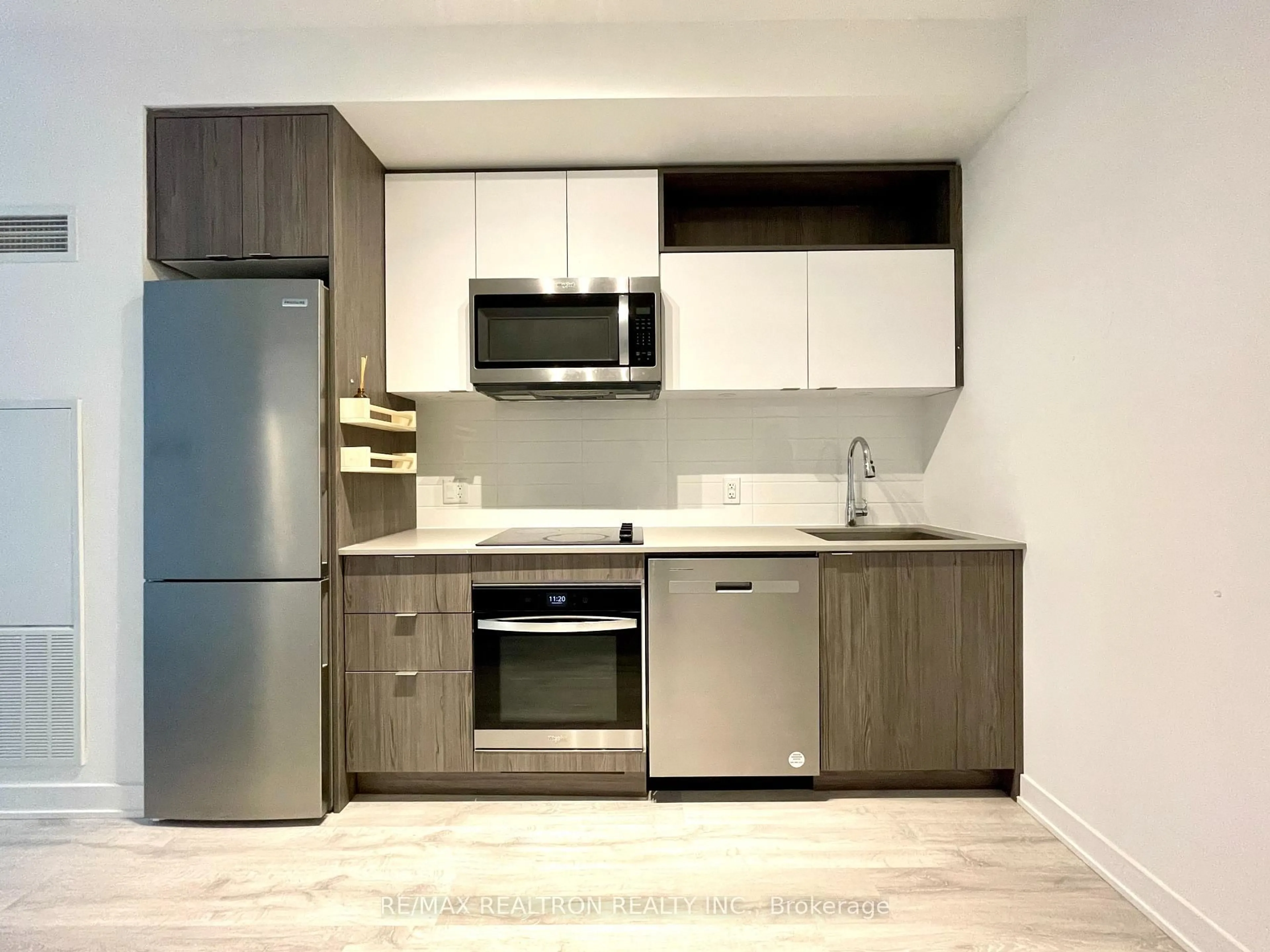 Standard kitchen, unknown for 60 Princess St #216, Toronto Ontario M5A 2C7