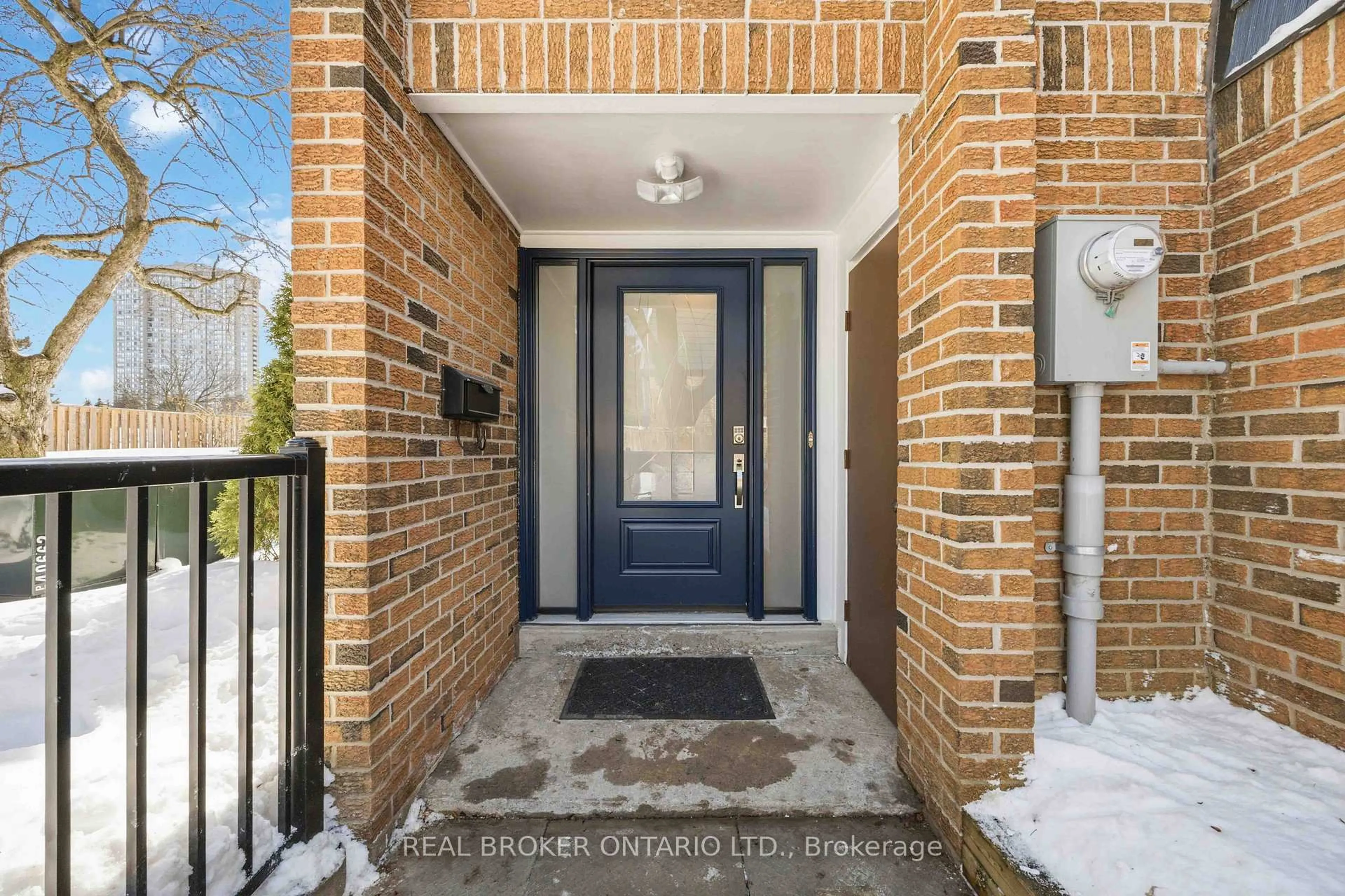 Indoor entryway for 5 Remora Royal Way, Toronto Ontario M2H 1L2