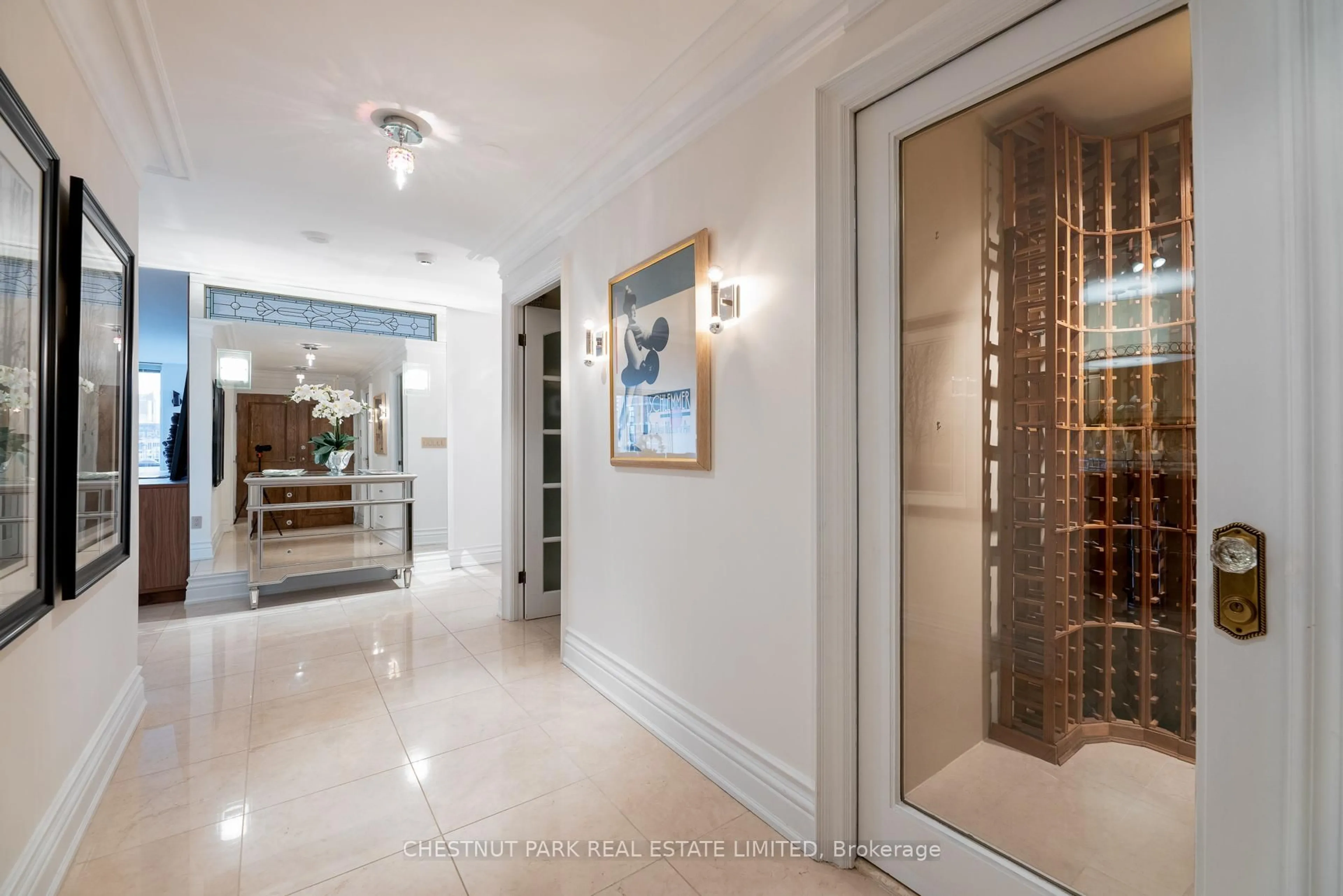 Indoor foyer for 110 Bloor St #1606, Toronto Ontario M5S 2W7