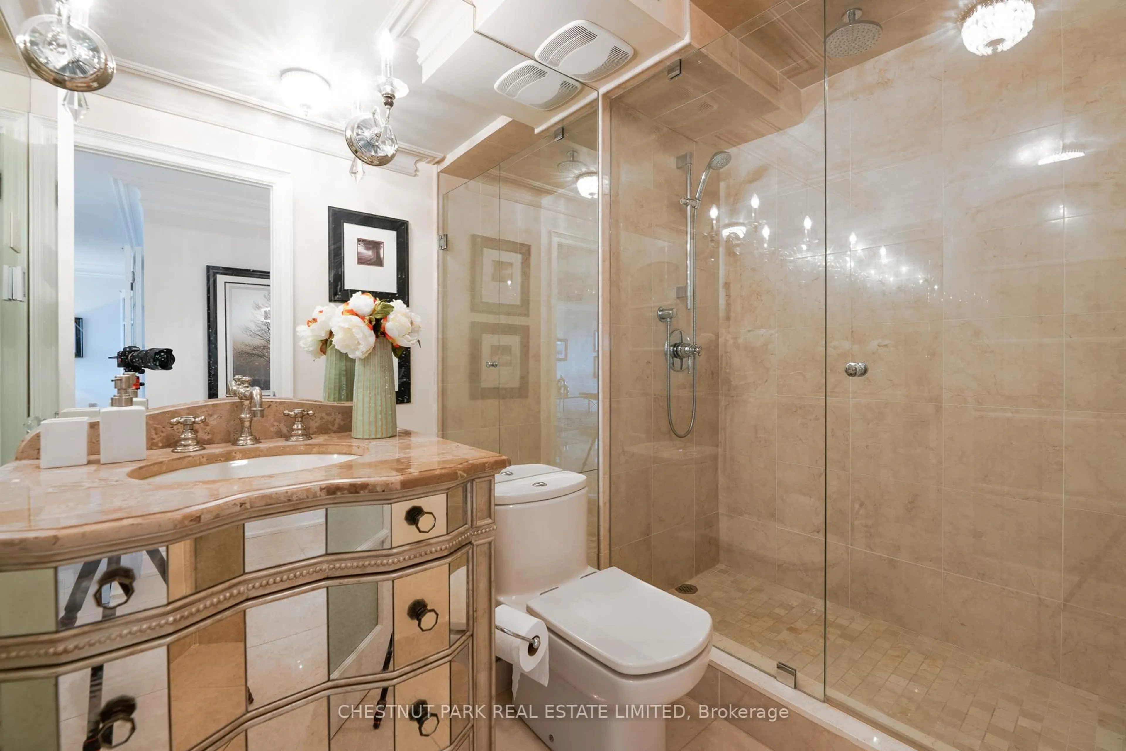 Standard bathroom, ceramic/tile floor for 110 Bloor St #1606, Toronto Ontario M5S 2W7