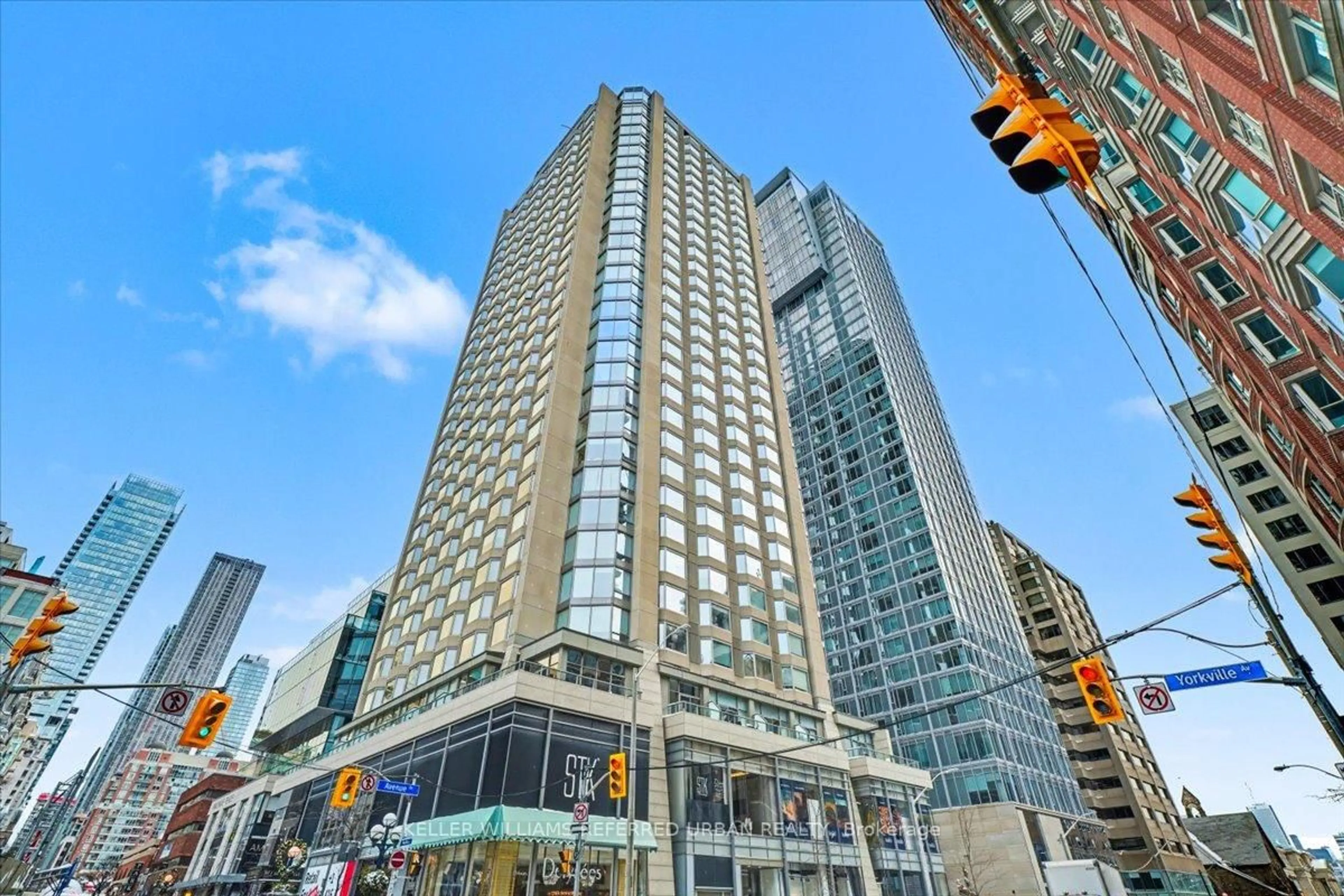 Indoor foyer for 155 Yorkville Ave #1908, Toronto Ontario M5R 1C4