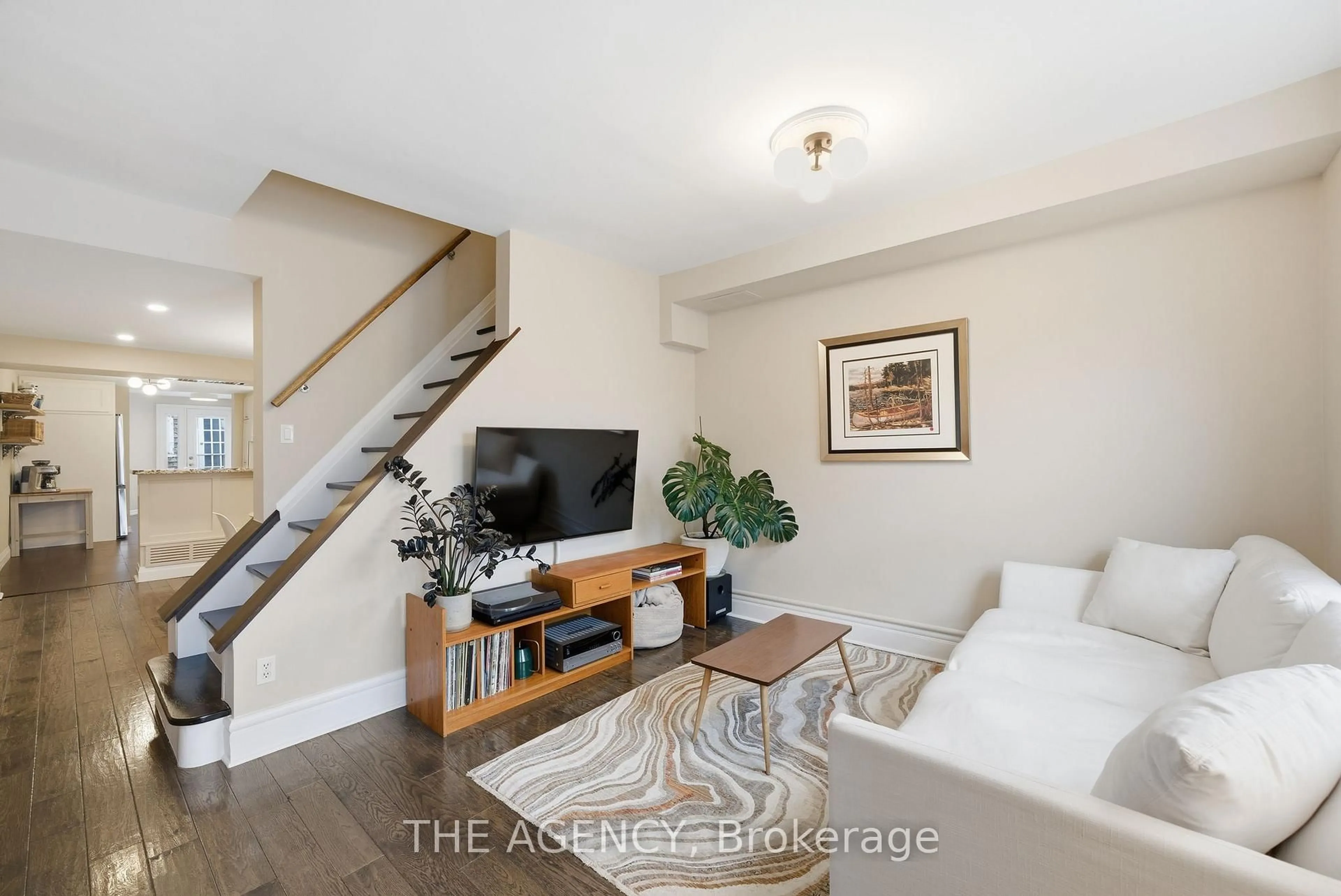 A pic of a room for 36 Mansfield Ave, Toronto Ontario M6J 2B1