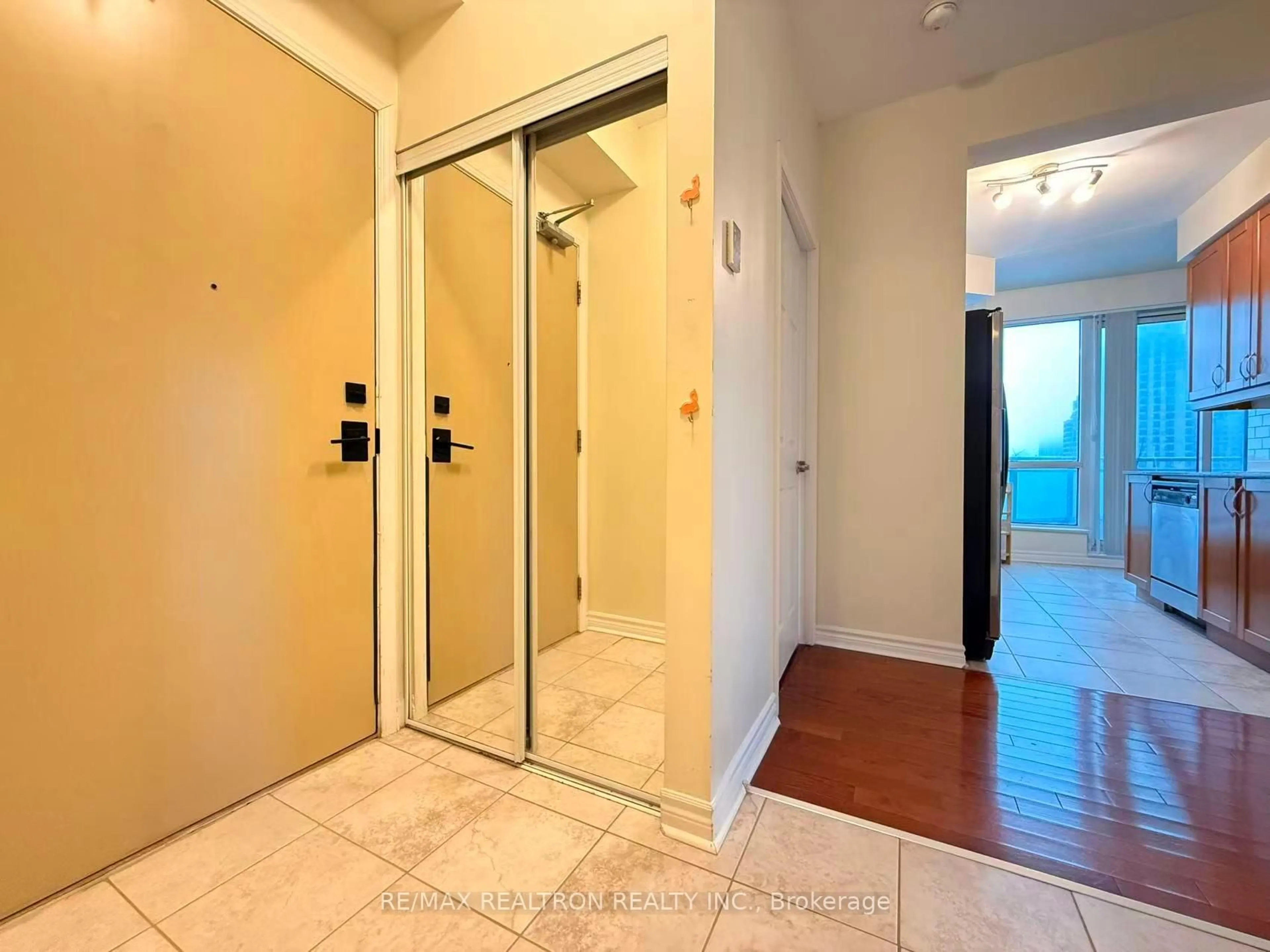 Unknown for 18 Holmes Ave #1205, Toronto Ontario M2N 4L9