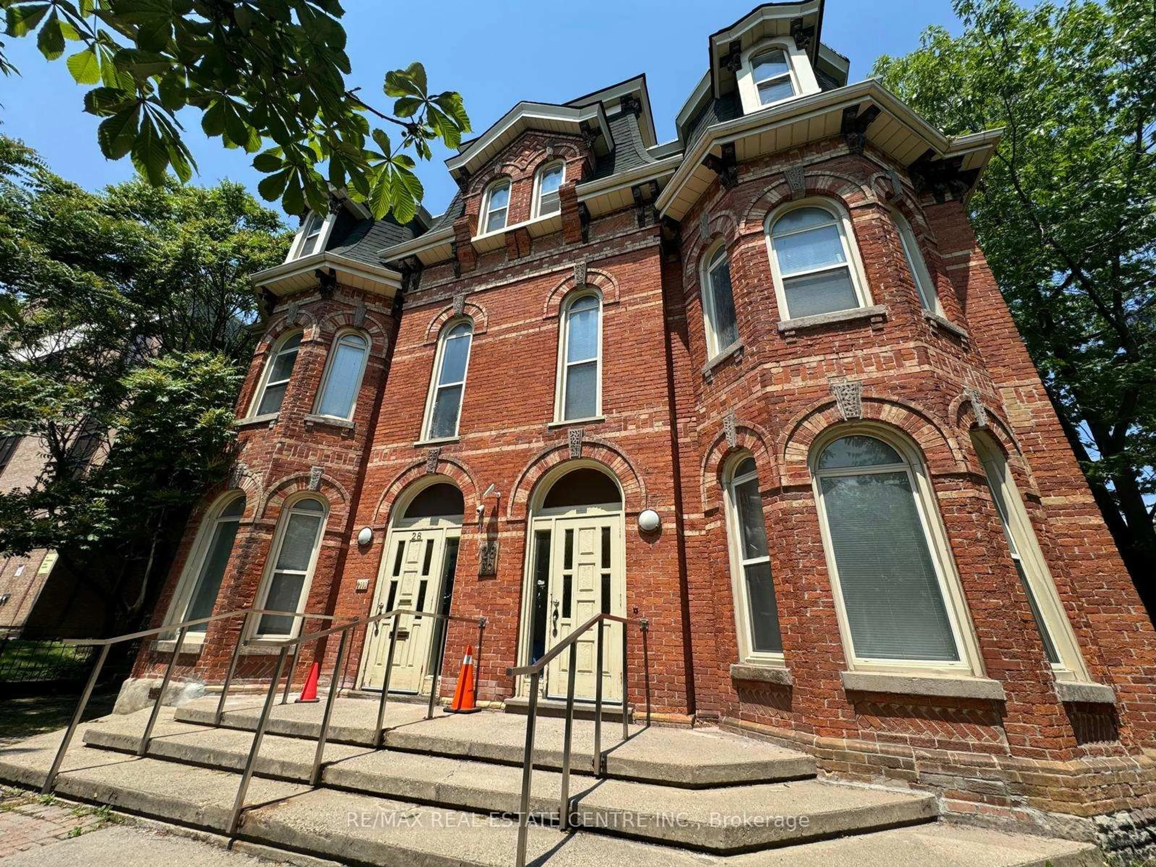 Home with brick exterior material, building for 28 Cecil St, Toronto Ontario M5T 1N3