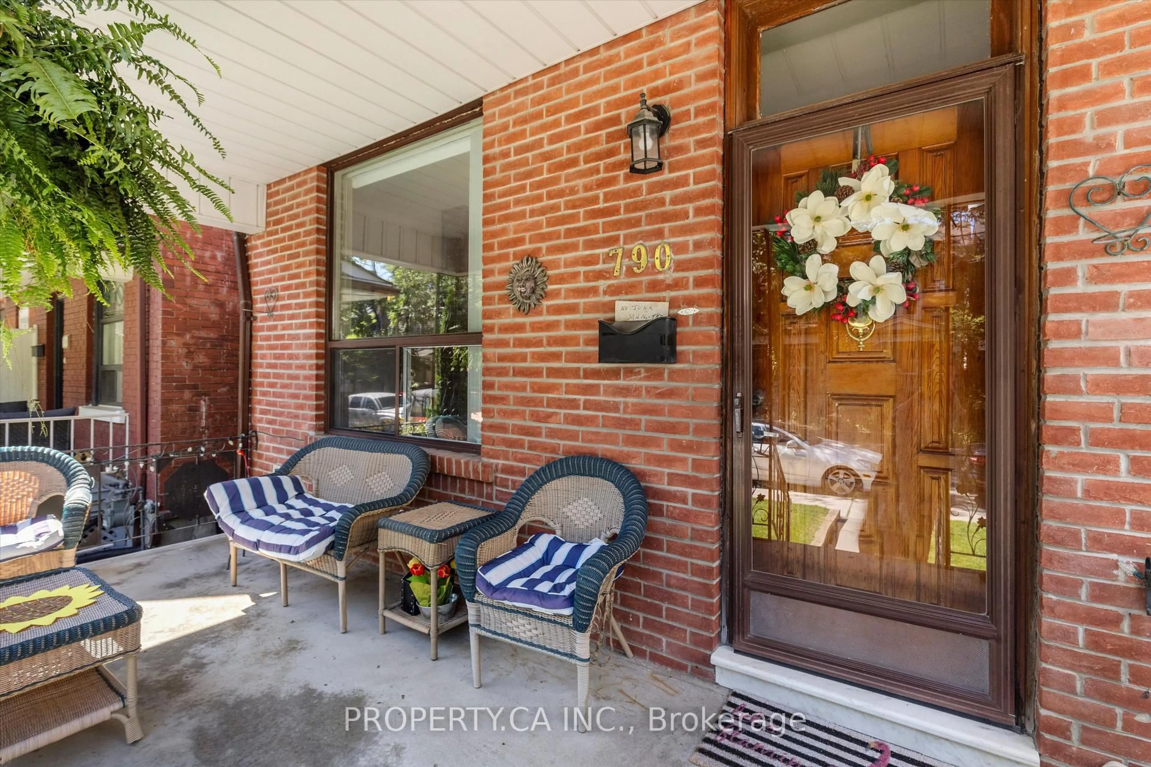 Home with brick exterior material, street for 790 Manning Ave, Toronto Ontario M6G 2W6