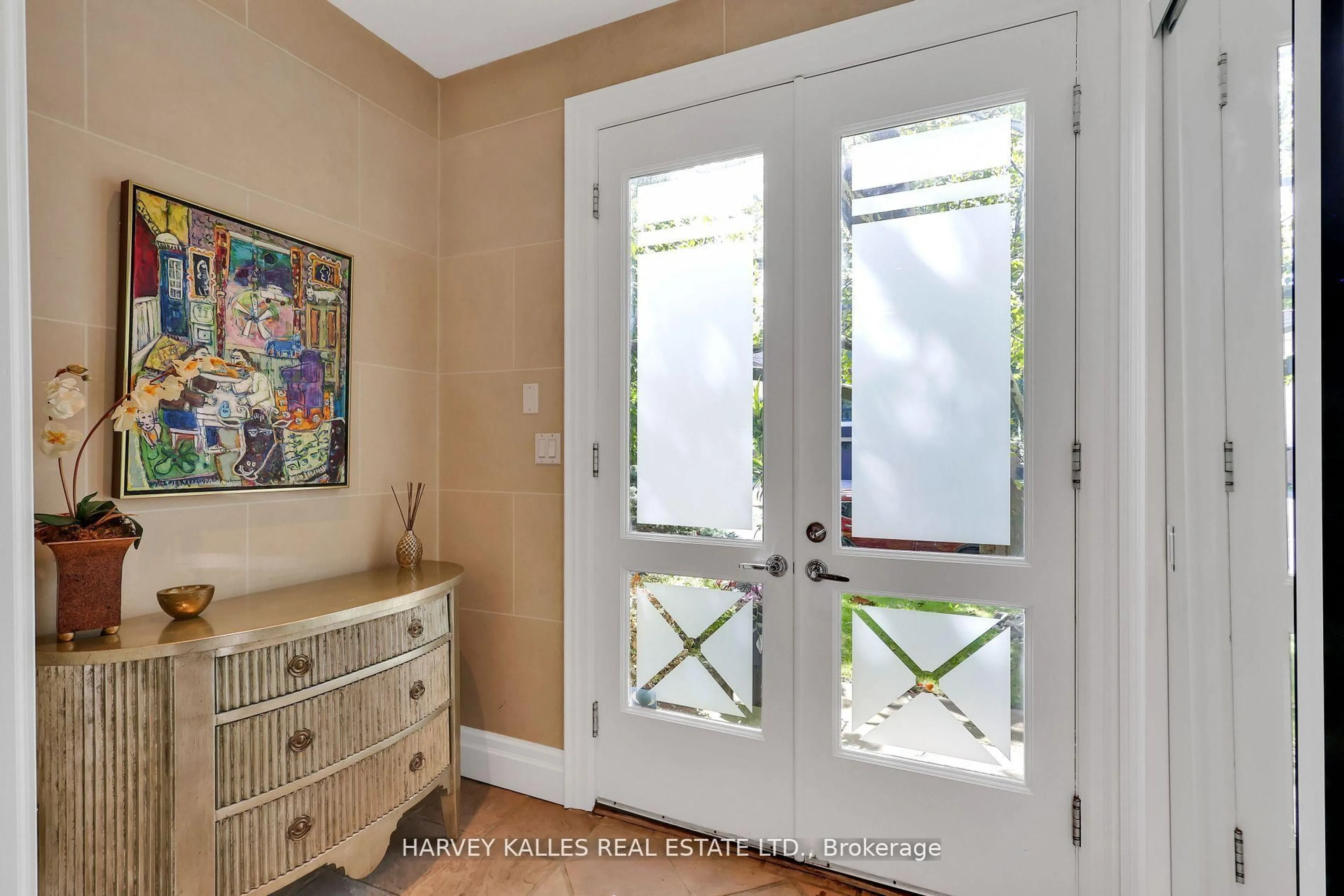 Indoor entryway for 99 Bideford Ave, Toronto Ontario M3H 1K5