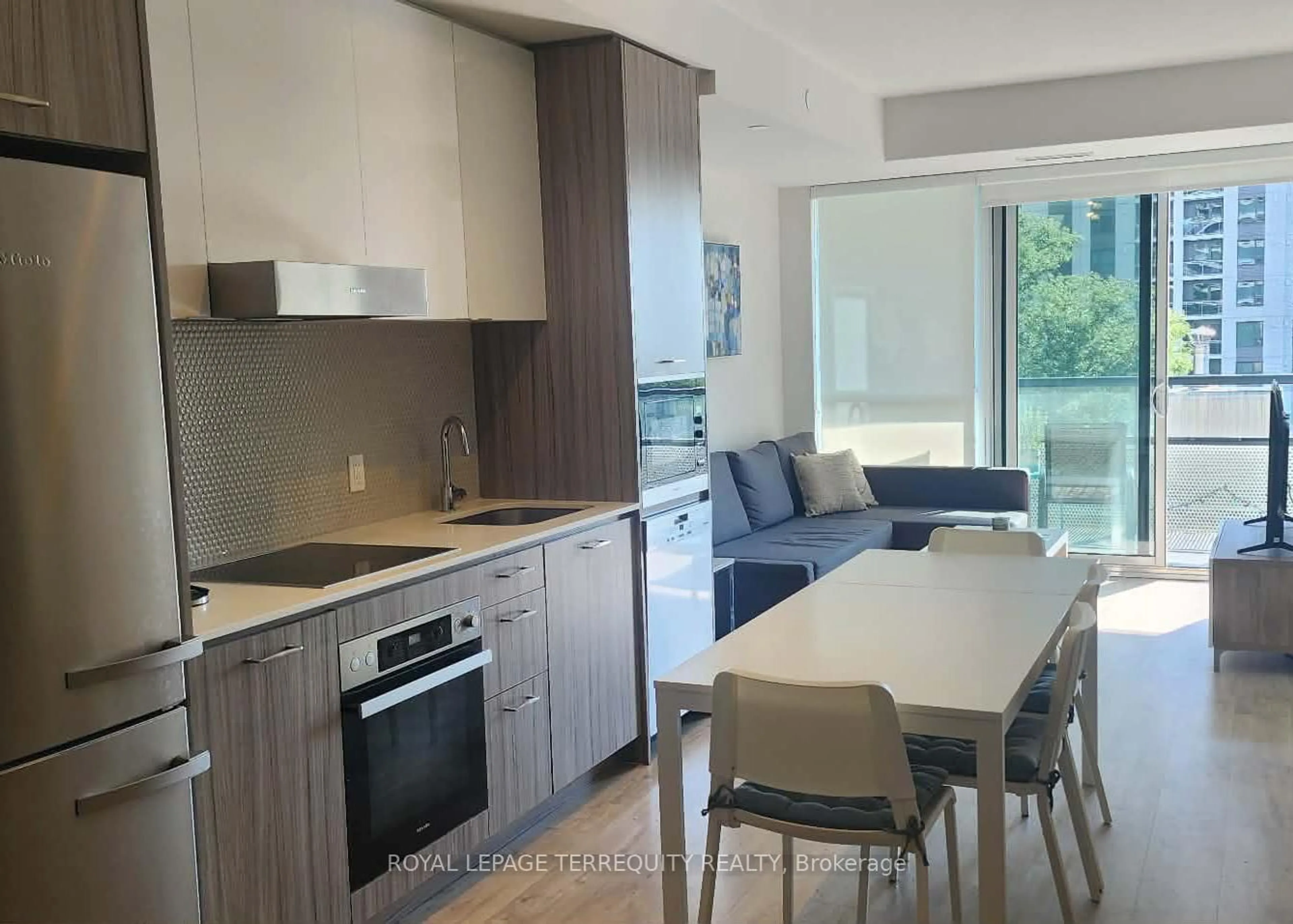 Standard kitchen, unknown for 11 Lillian St #501, Toronto Ontario M4S 0C3