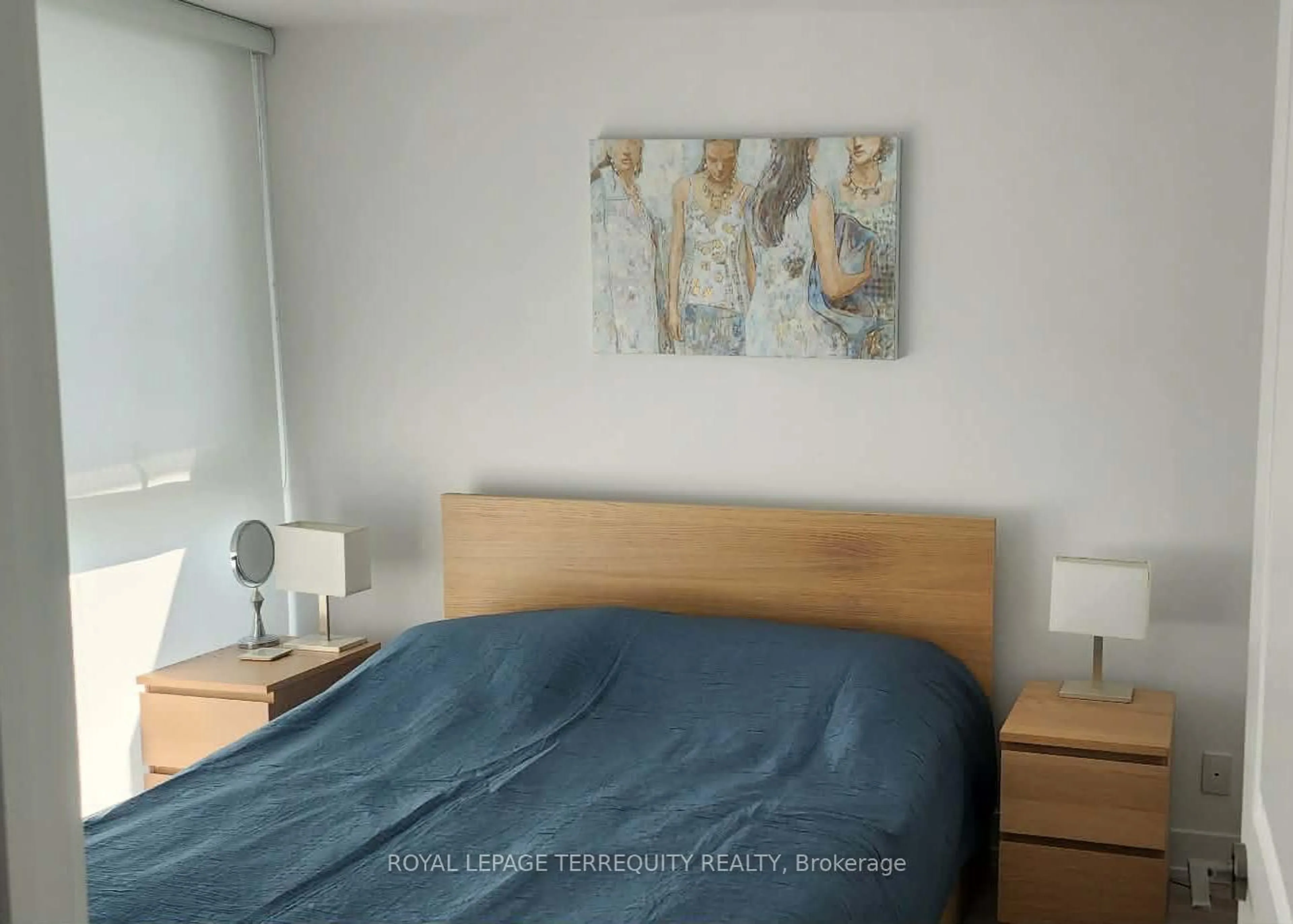 Bedroom with bed, wood/laminate floor for 11 Lillian St #501, Toronto Ontario M4S 0C3