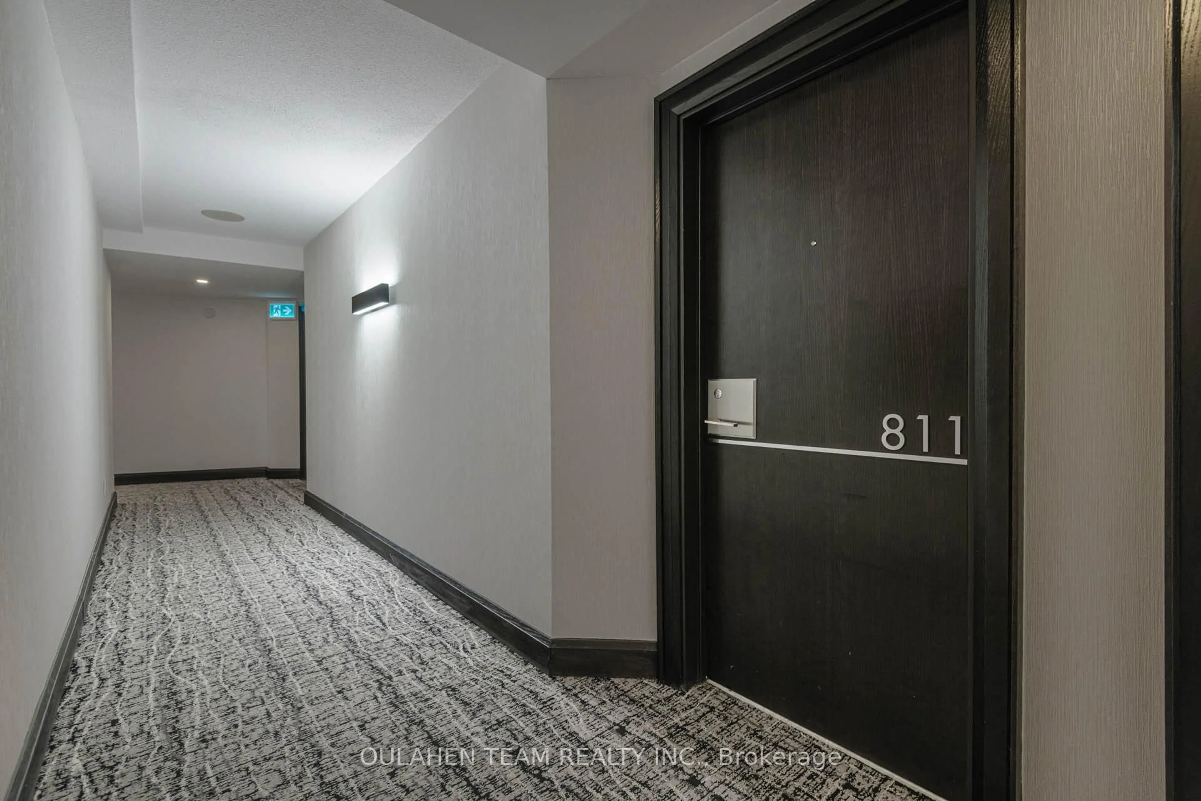 Indoor foyer for 25 The Esplanade #811, Toronto Ontario M5E 1W5