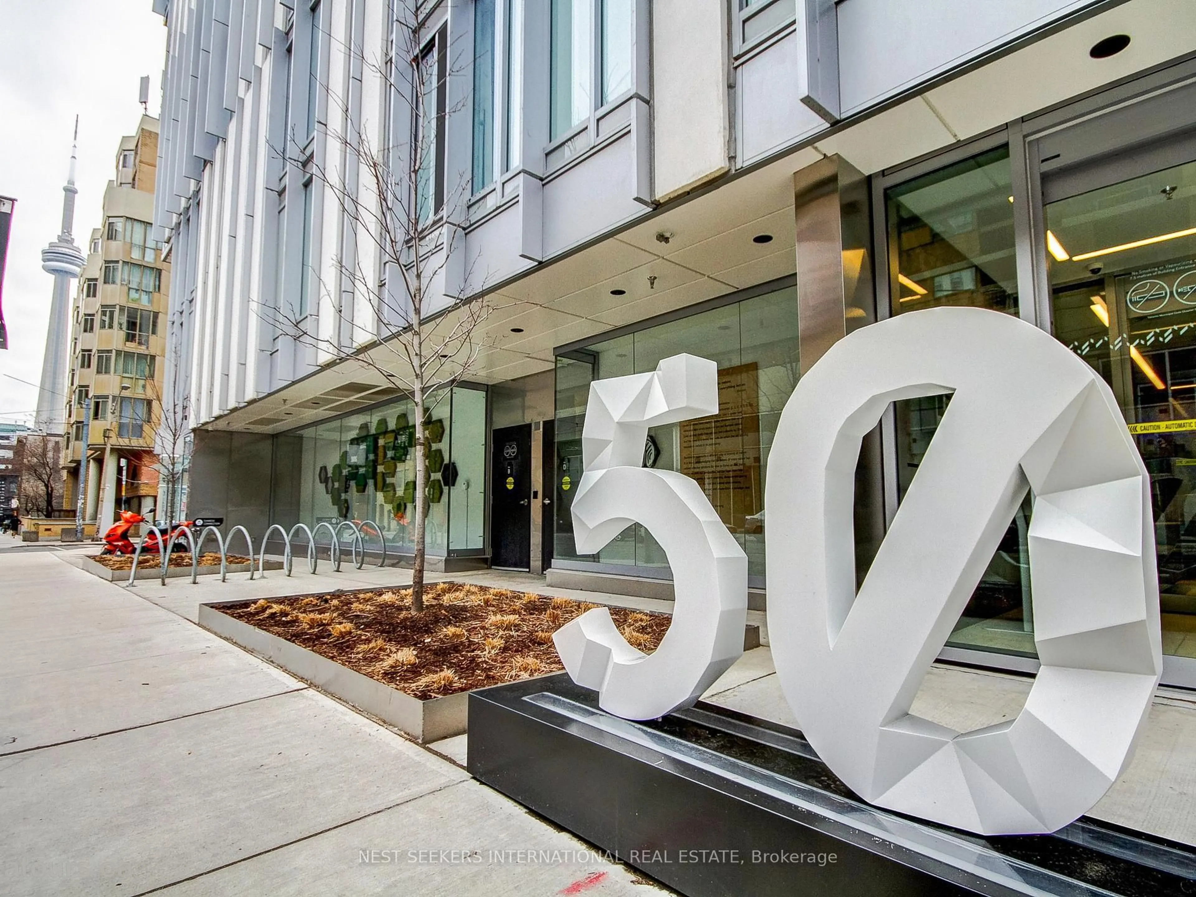 Indoor foyer for 50 McCaul St #404, Toronto Ontario M5T 1V9