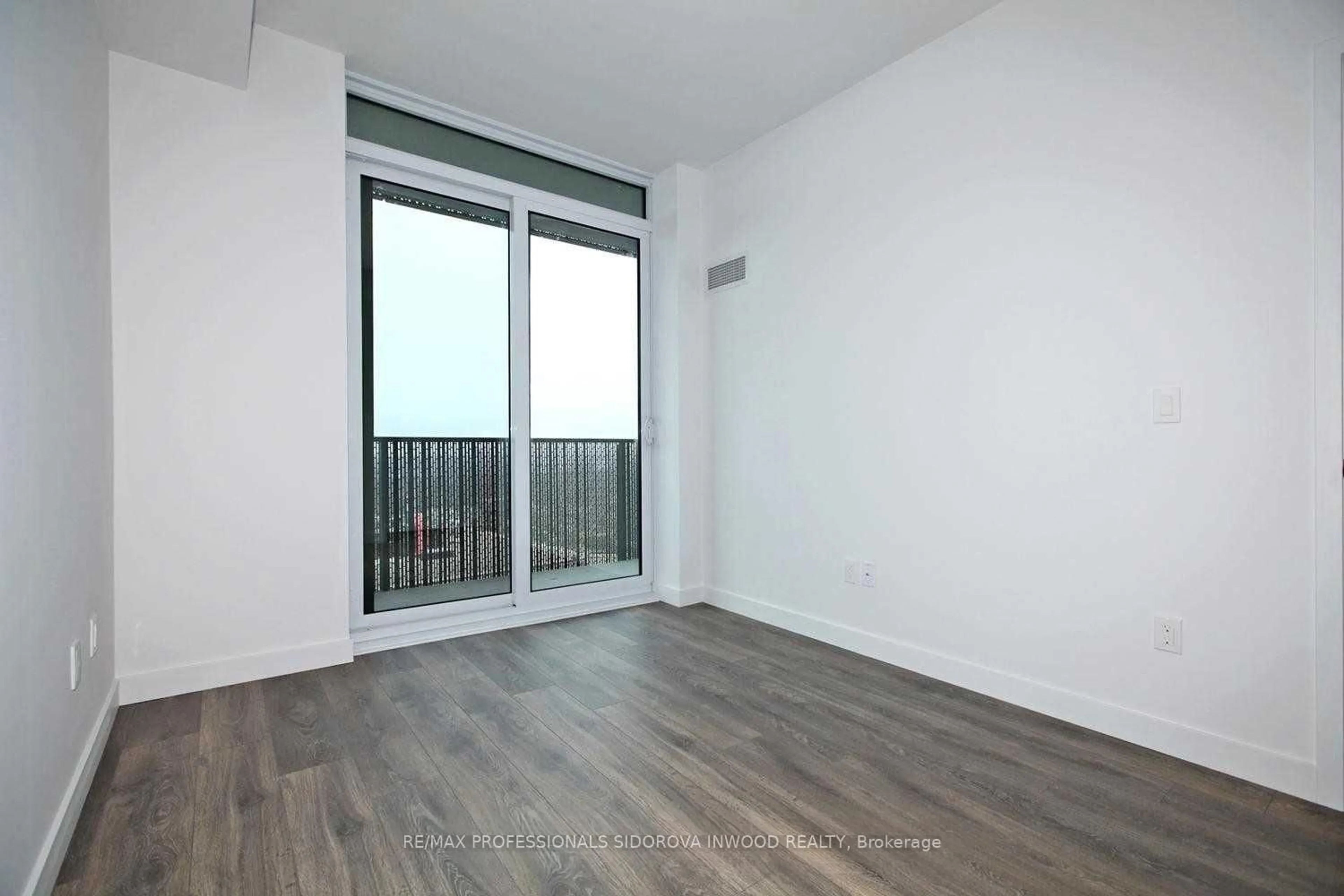 A pic of a room for 8 Eglinton Ave #4103, Toronto Ontario M4P 0C1